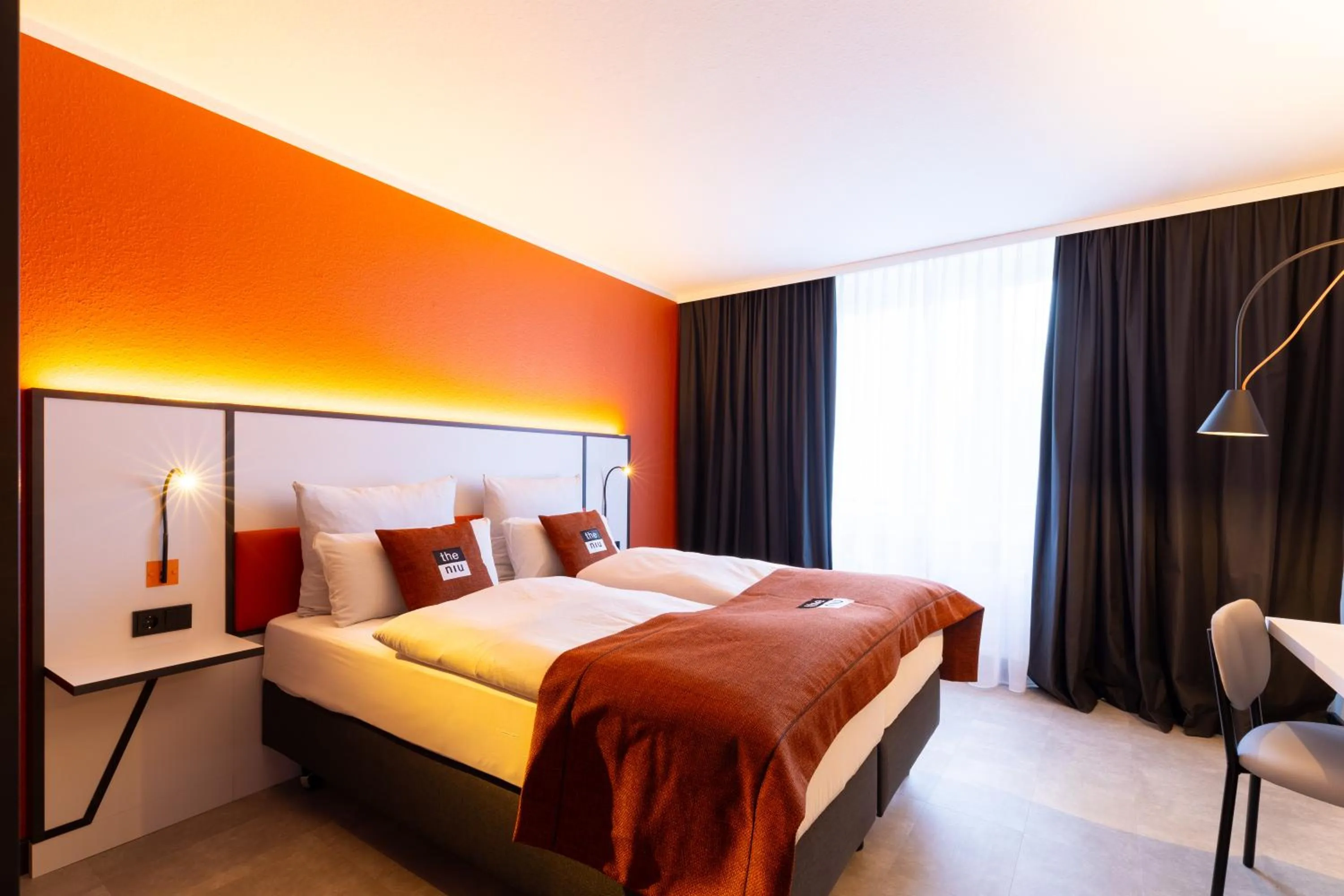 Facility for disabled guests, Bed in Holiday Inn - the niu, Blade Solingen by IHG