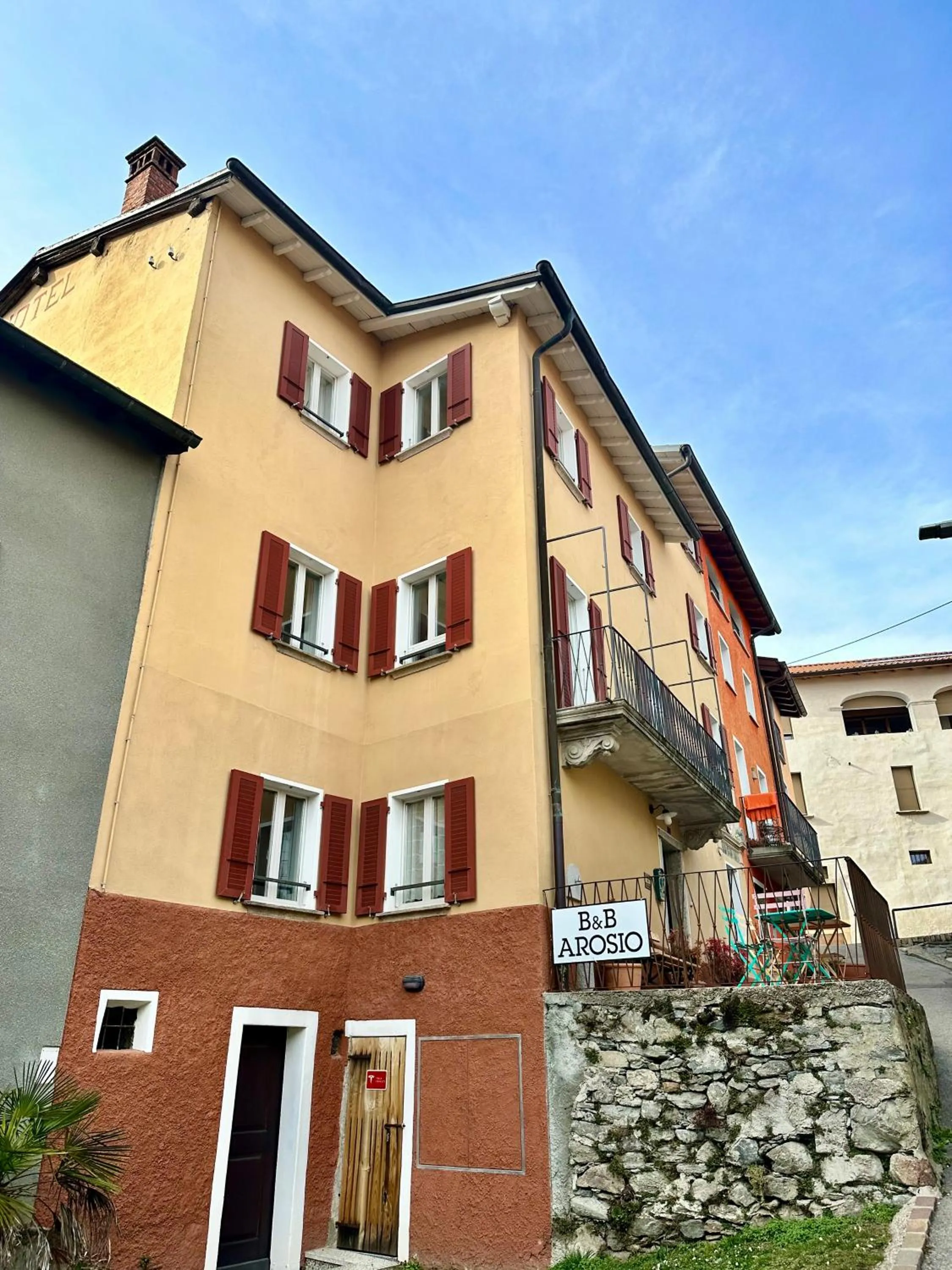 Property building in Guesthouse Arosio B&B