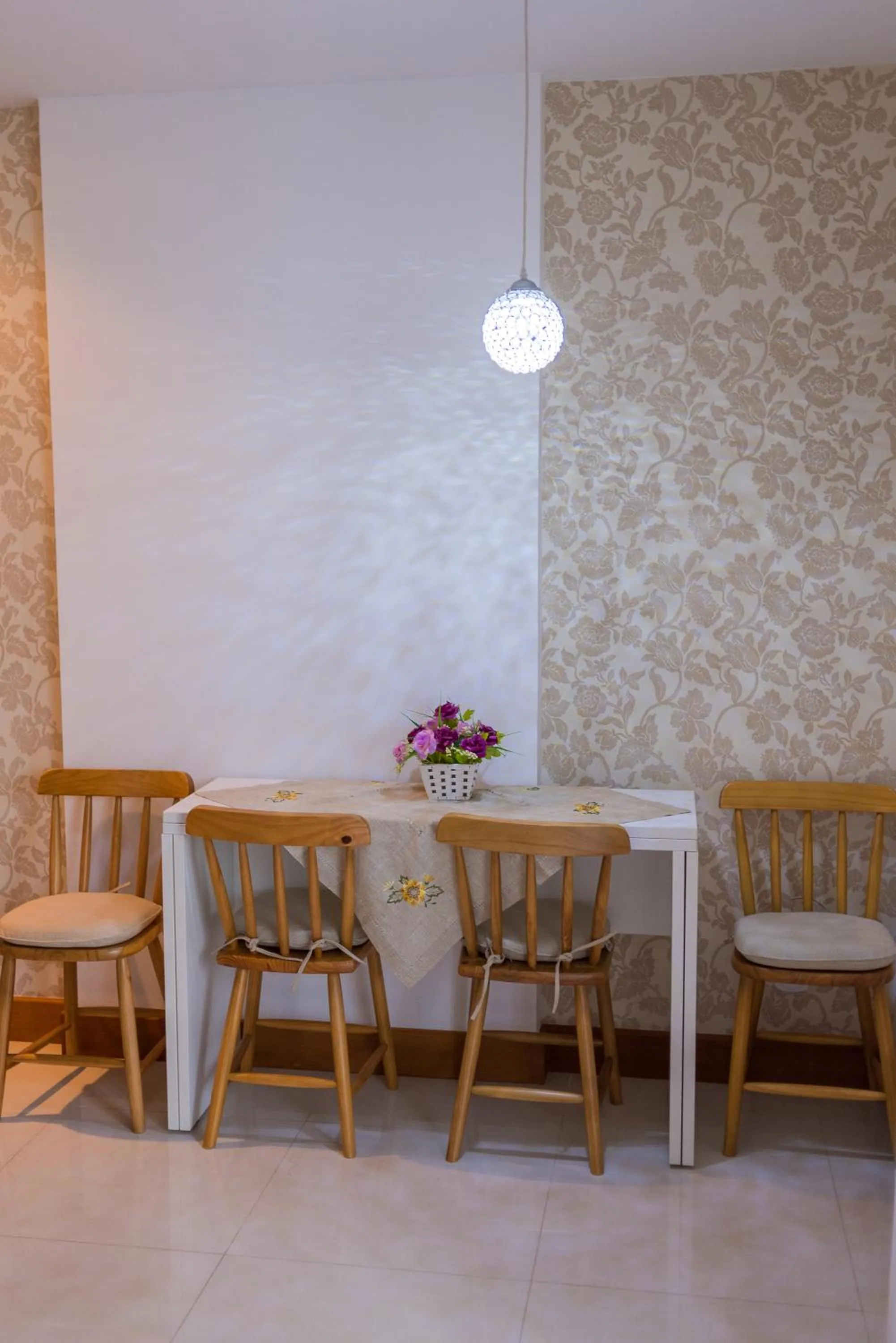 Dining area in Studio Areia Preta