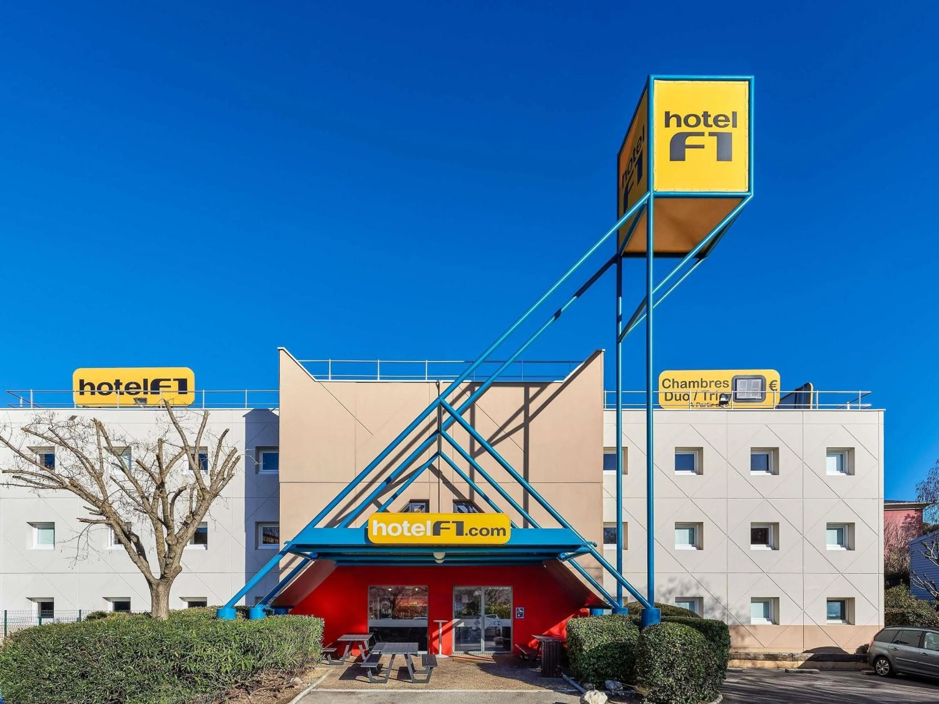 Property building in hotelF1 Chilly Mazarin les Champarts