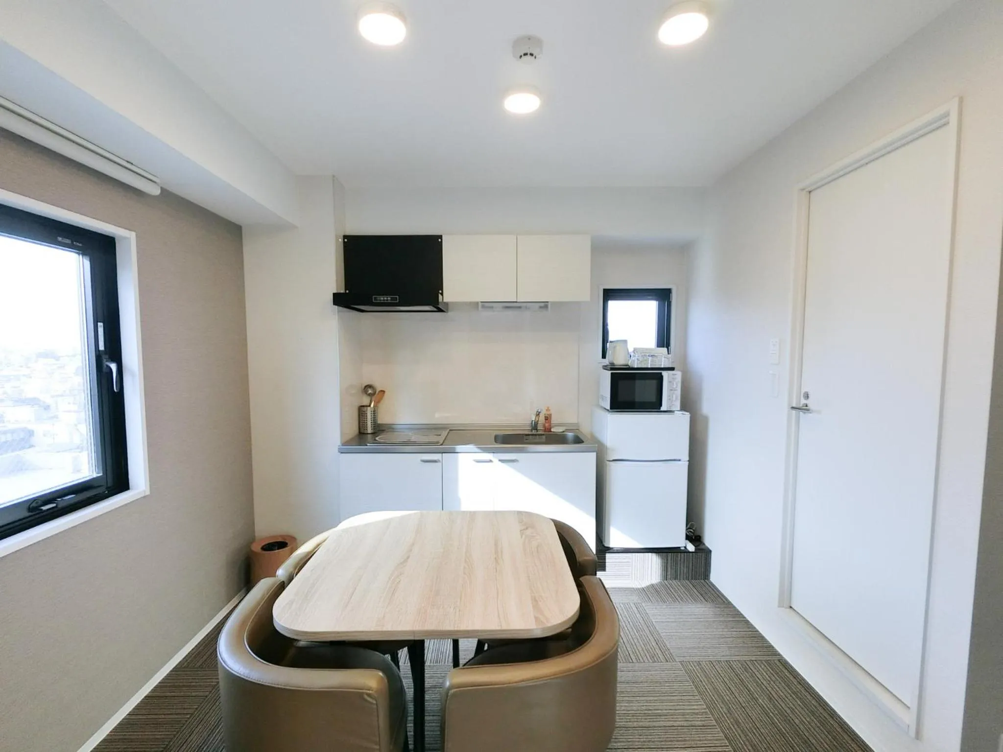 Kitchen or kitchenette in The Light Inn Tokyo