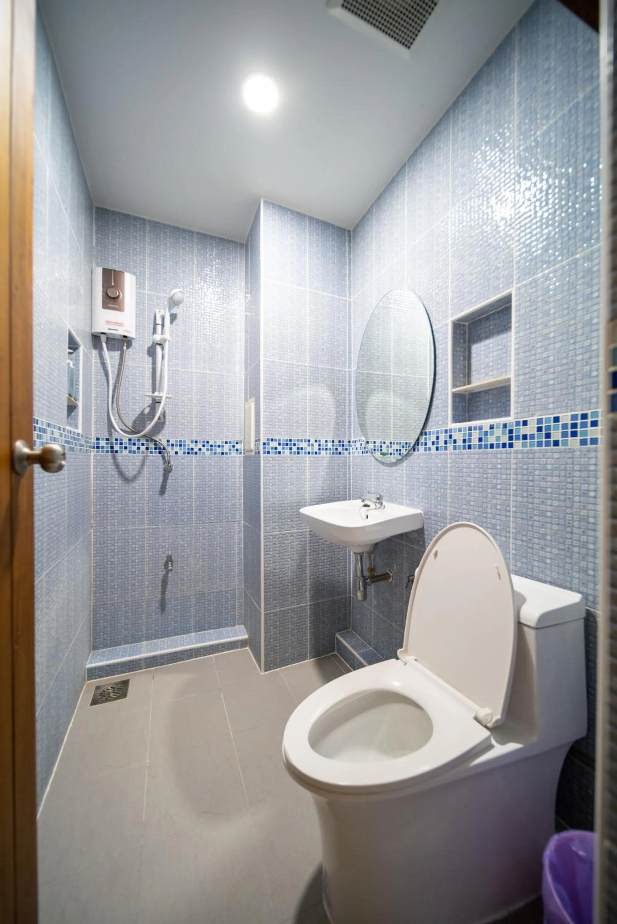 Bathroom in Nonnee Lampang Hotel