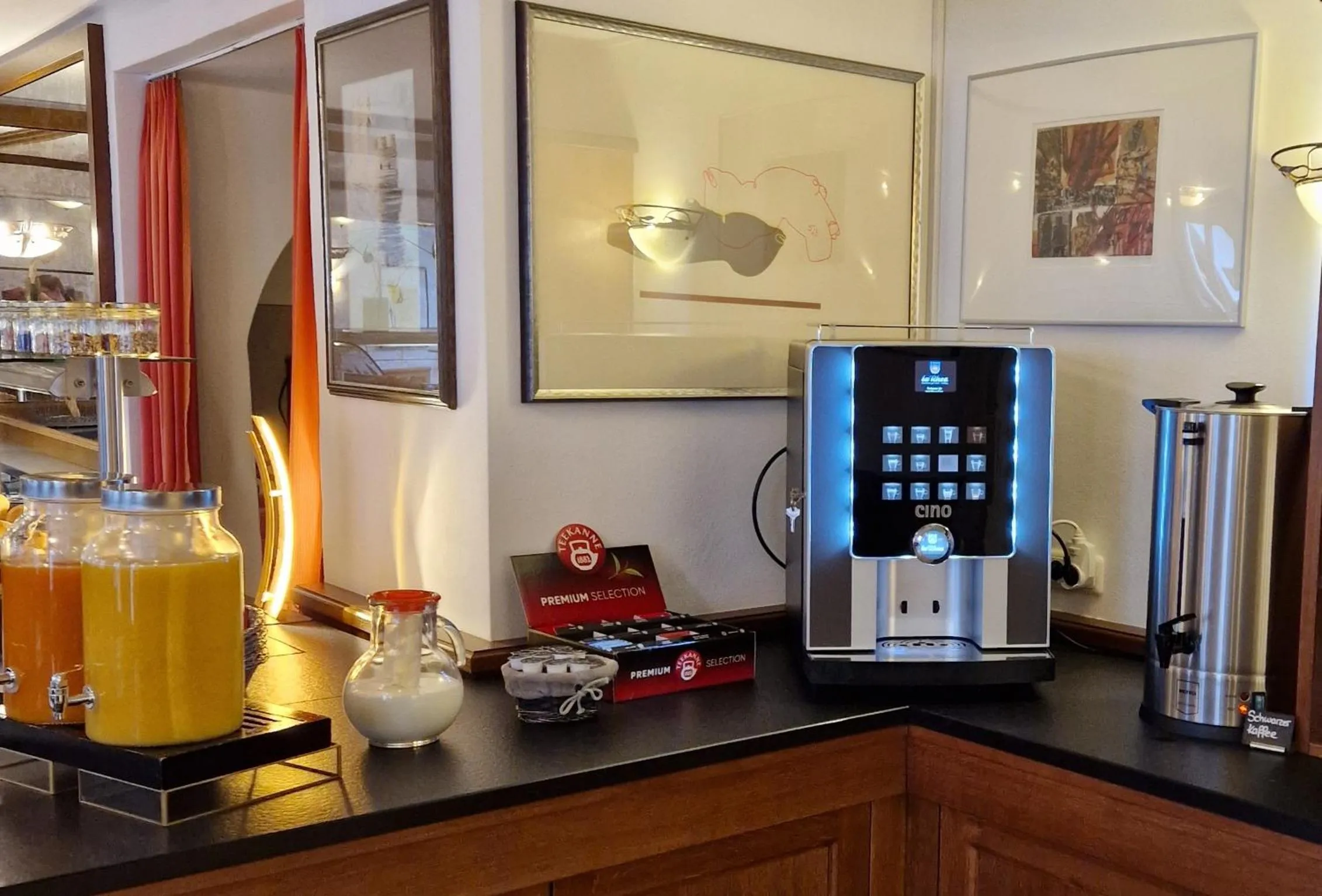 Breakfast in Hotel Garni "Am Ellinger Tor"