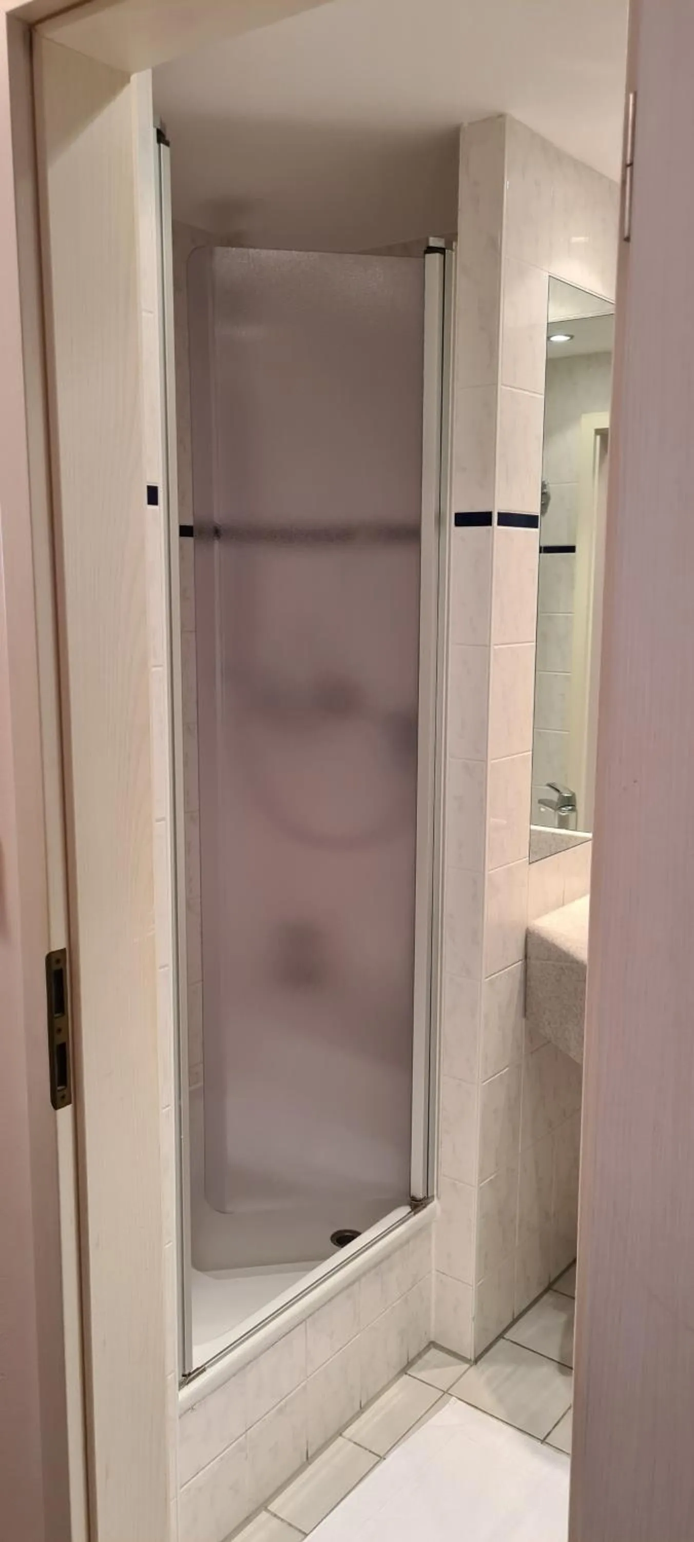 Shower in Hotel Garni "Am Ellinger Tor"