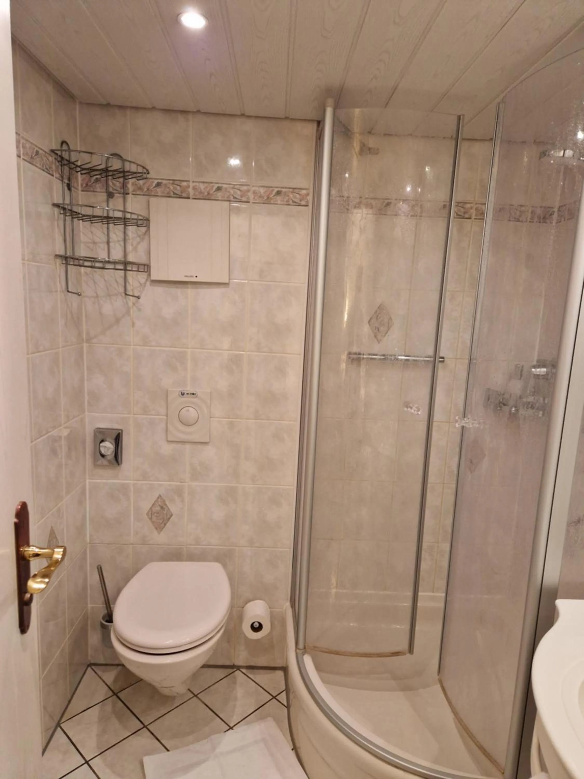 Bathroom in Hotel Garni "Am Ellinger Tor"