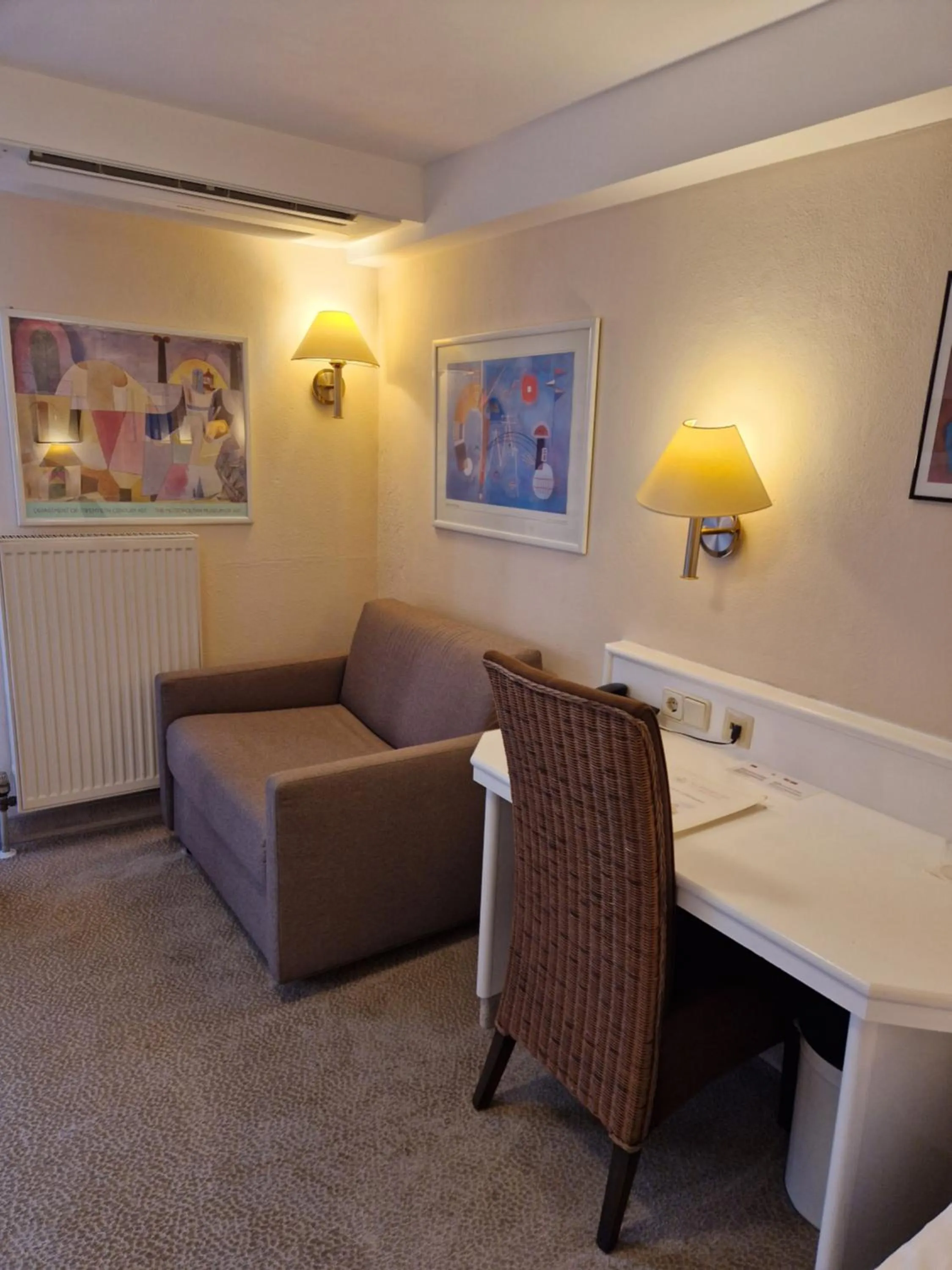 Photo of the whole room in Hotel Garni "Am Ellinger Tor"