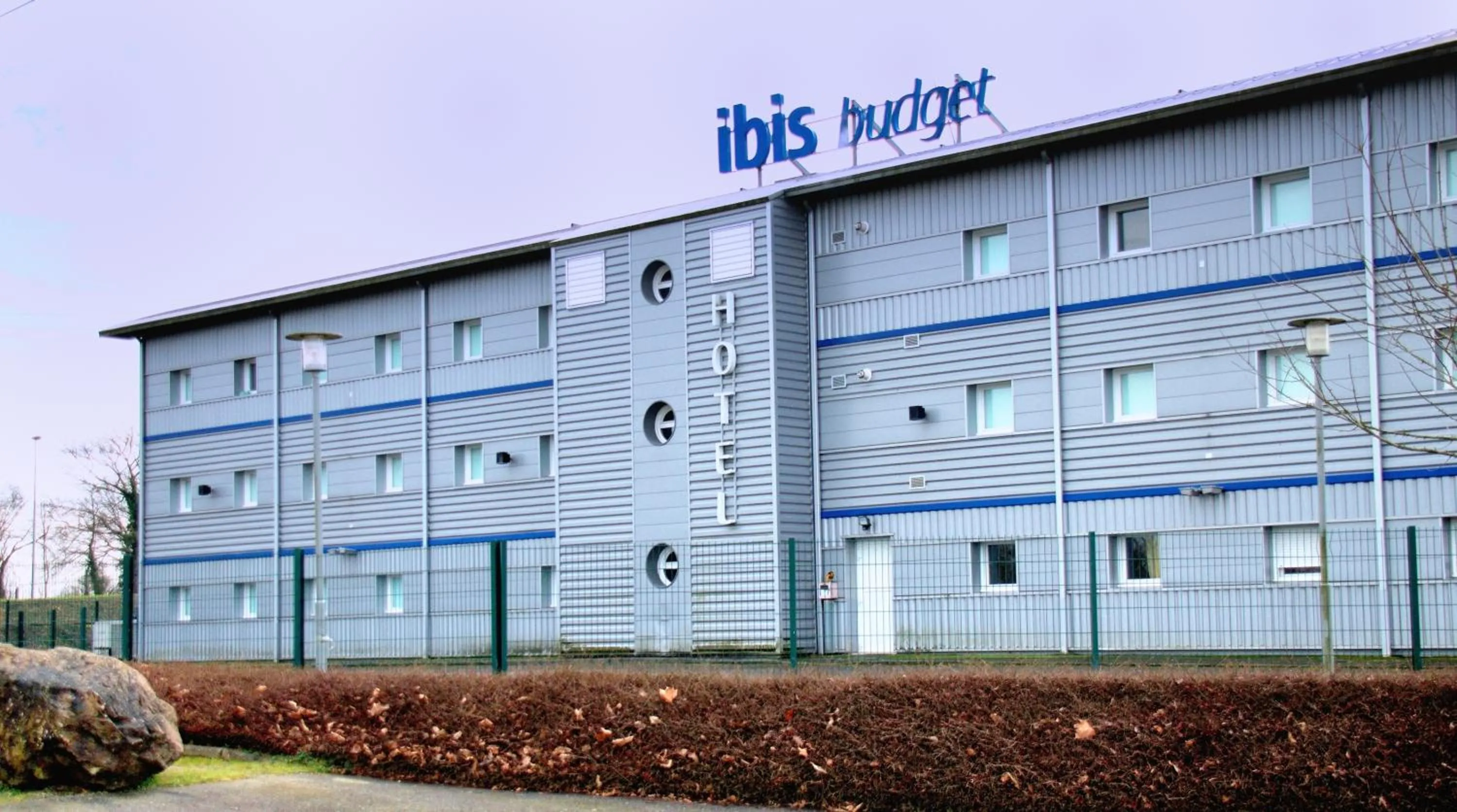 Facade/entrance in ibis budget Flers Grands Champs