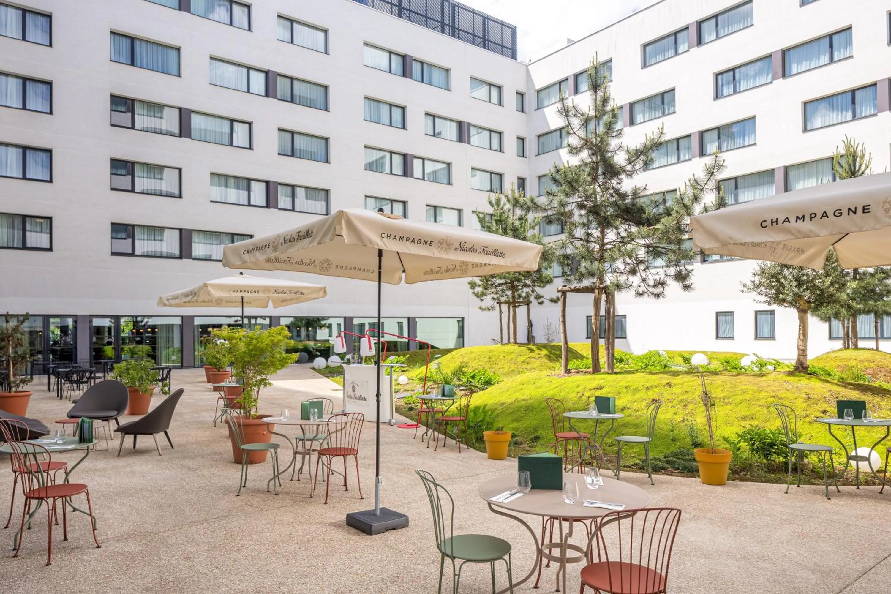 Patio in Hyatt House Paris Charles de Gaulle Airport