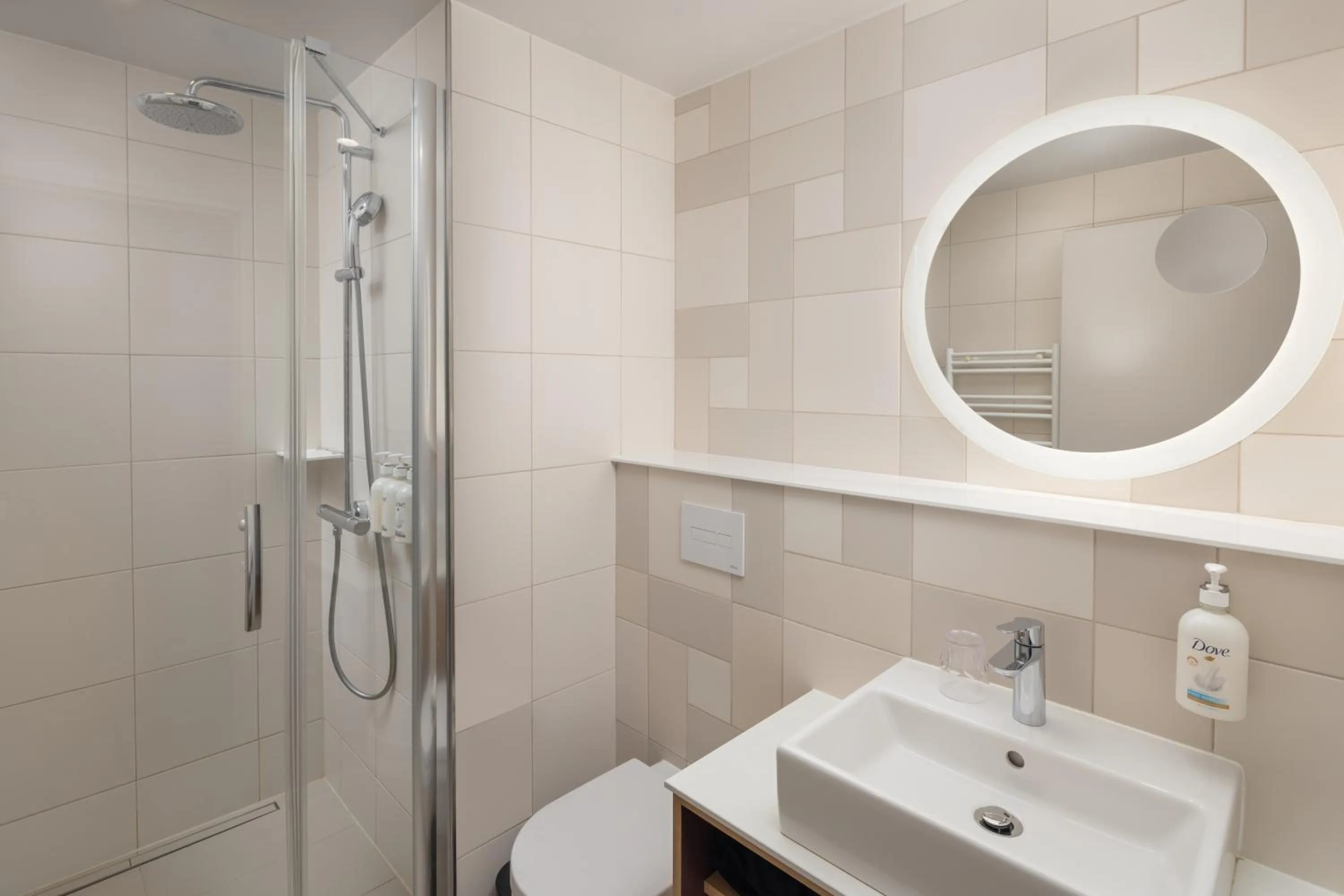 Bathroom in Hyatt House Paris Charles de Gaulle Airport