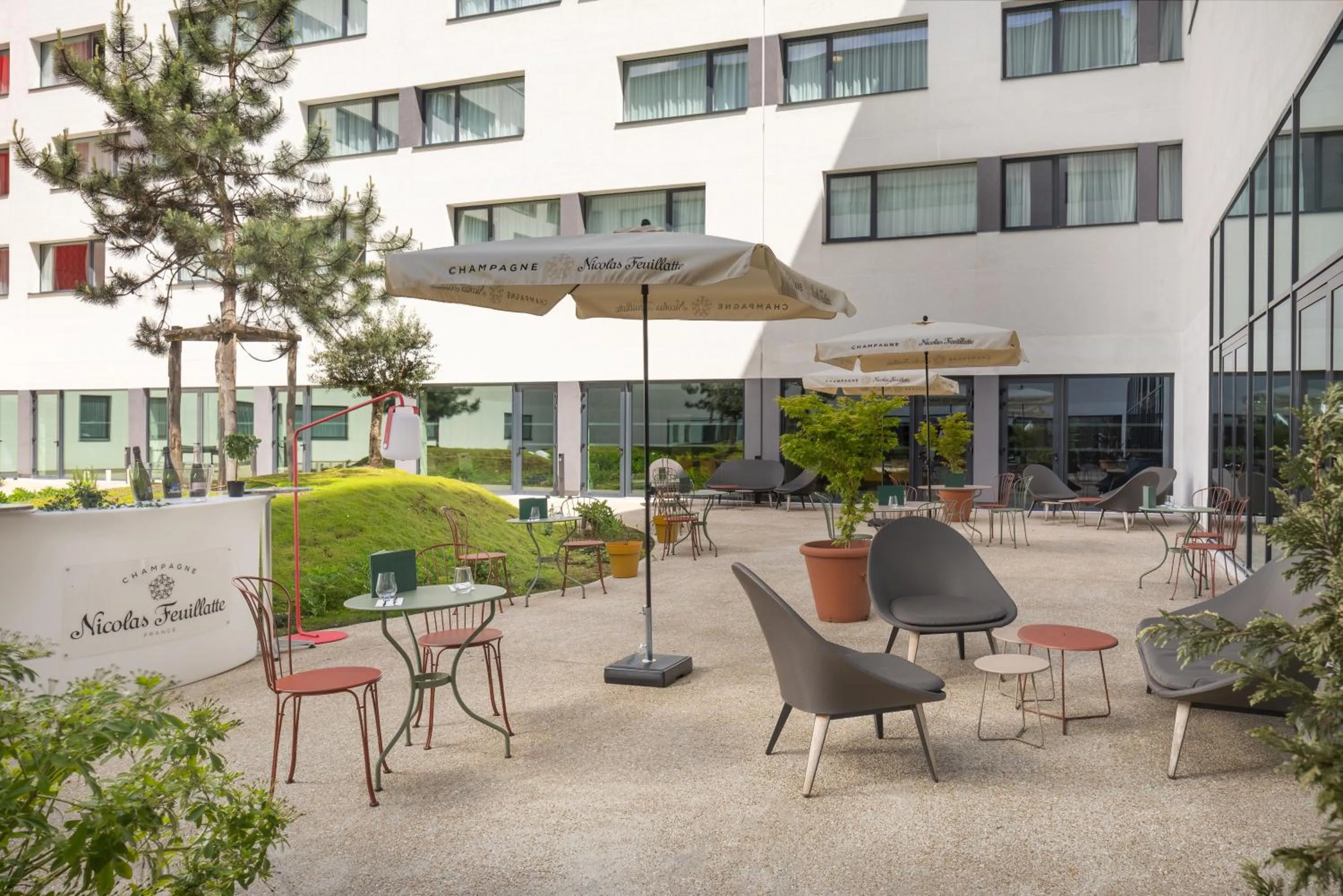 Patio in Hyatt House Paris Charles de Gaulle Airport