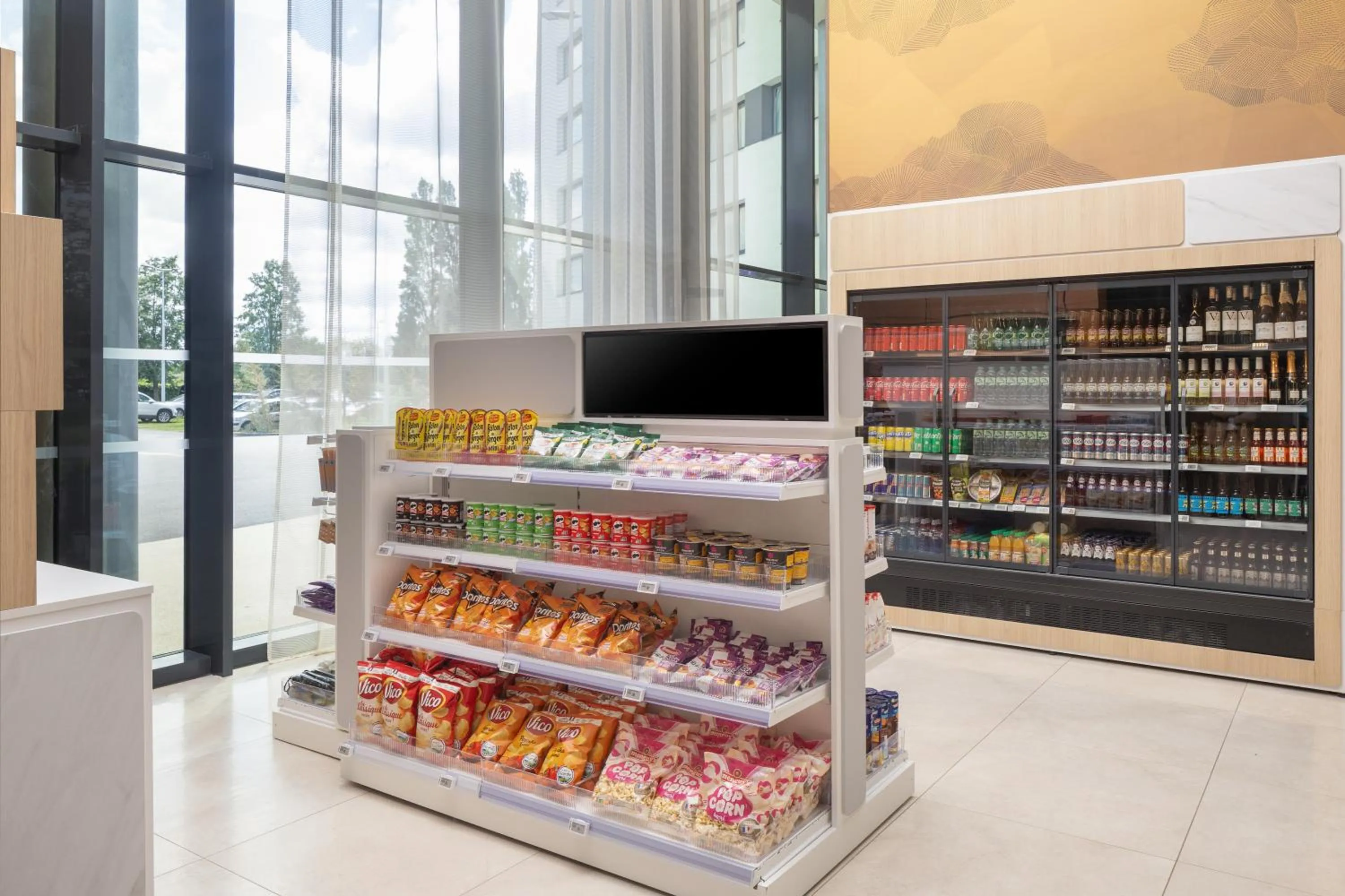 Supermarket/grocery shop in Hyatt Place Paris Charles de Gaulle Airport