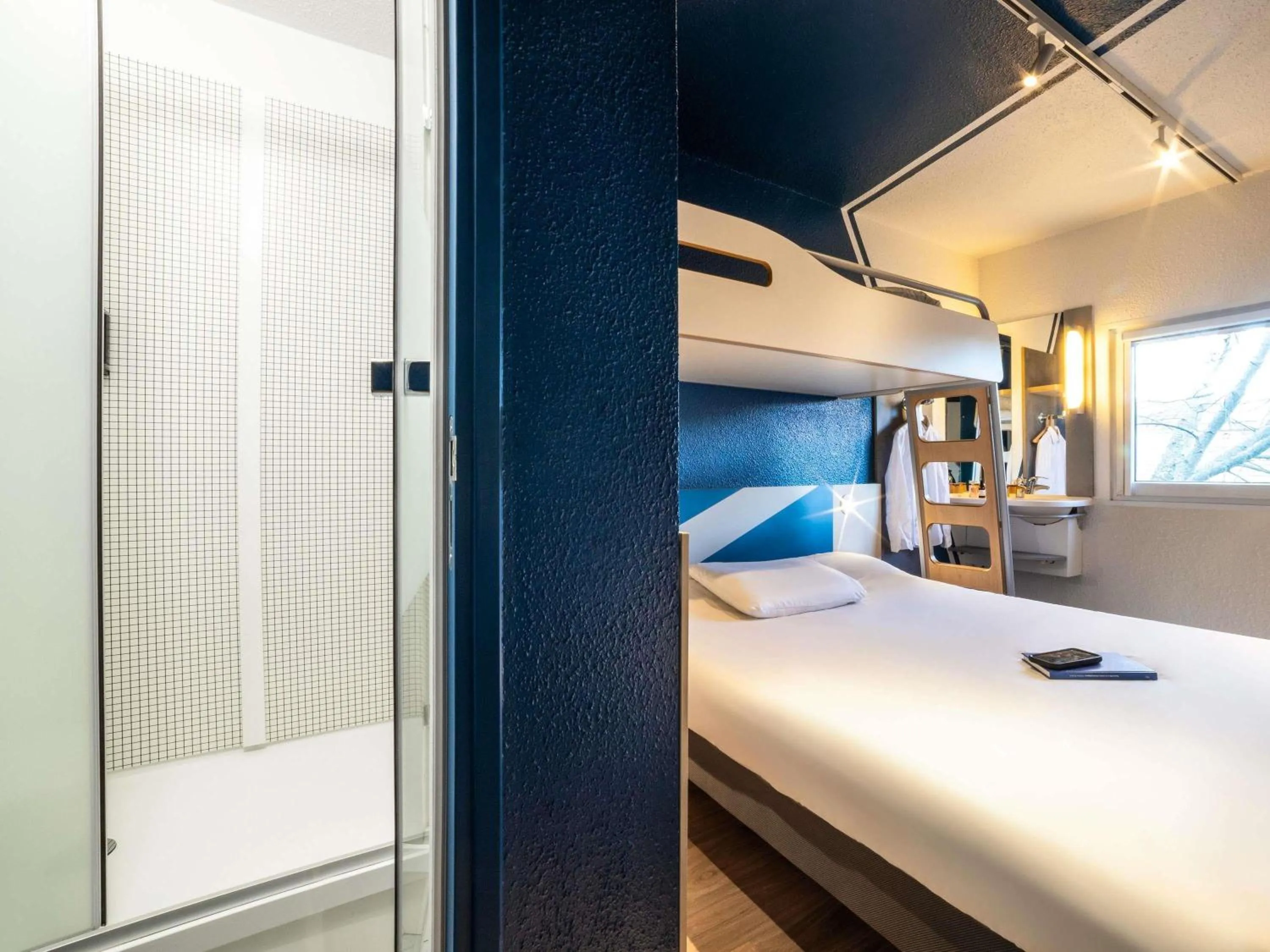 Bedroom, Bed in Ibis Budget Sucy en Brie