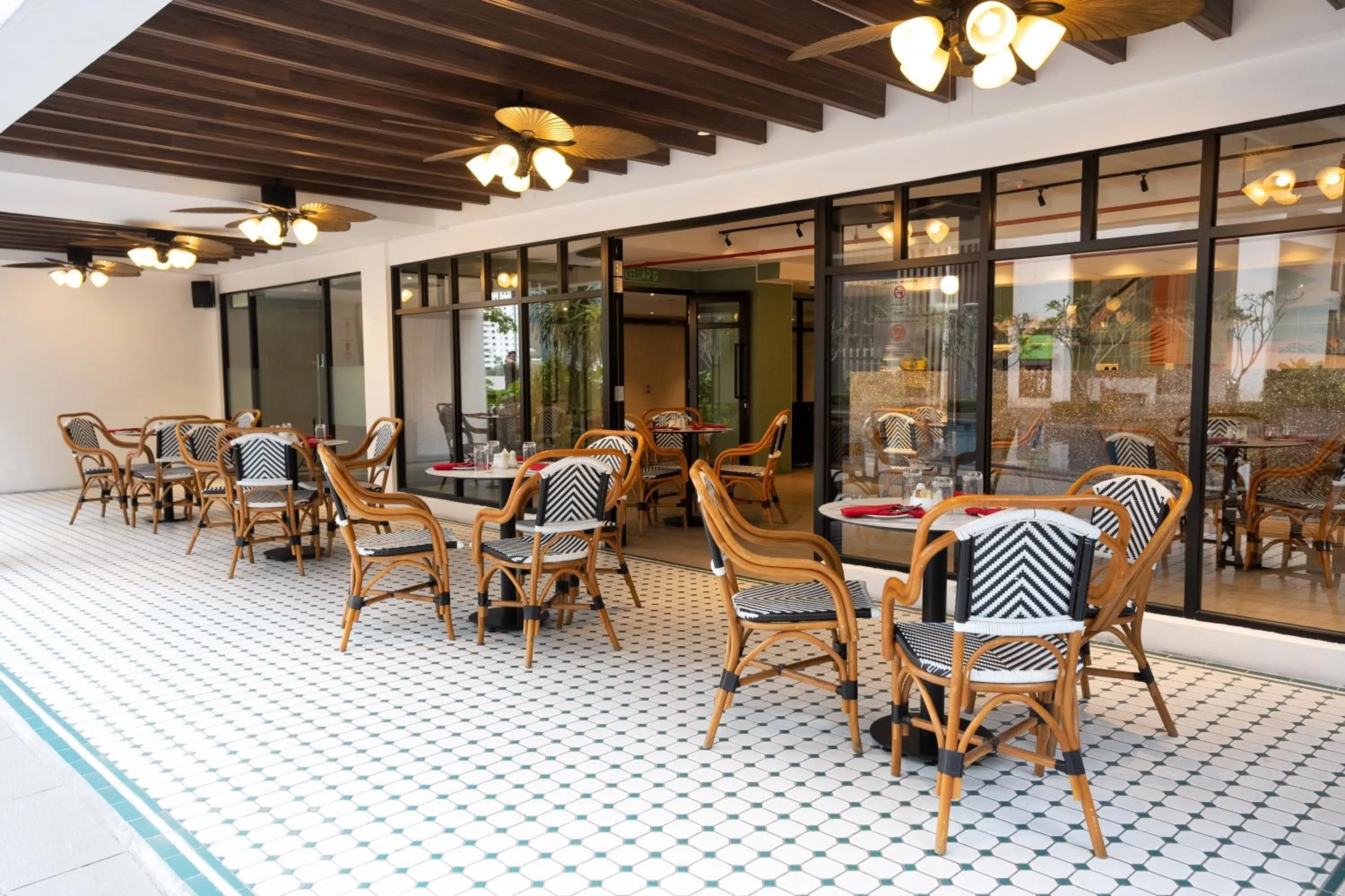 Restaurant/places to eat in SCAPES Hotel