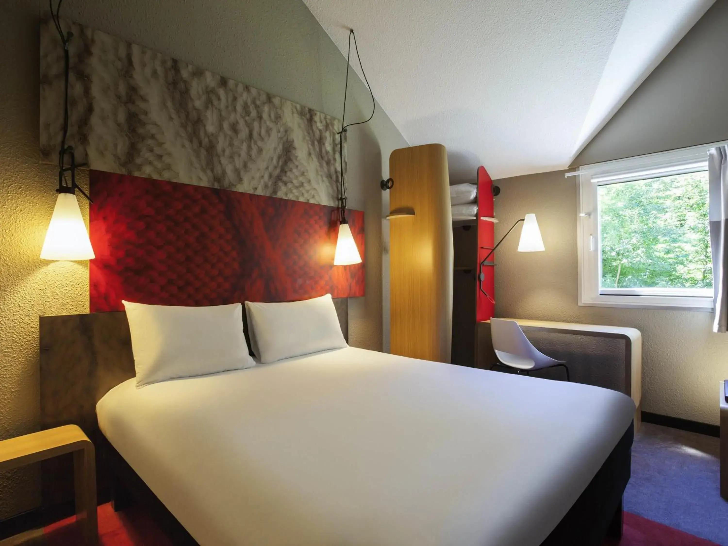 Standard Double Room in ibis Velizy Jouy-En-Josas Standard Double Room in ibis Velizy Jouy-En-Josas