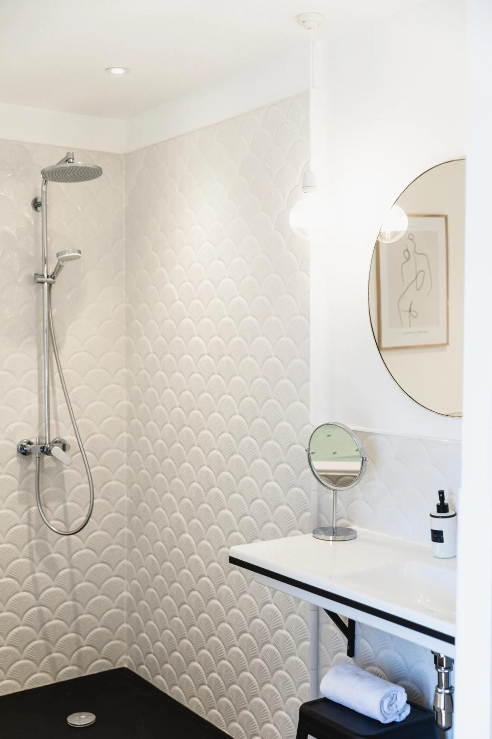 Spa and wellness centre/facilities in Maison 1634 - Climatisation, piscine, parking, centre ville, petit-dejeuner compris