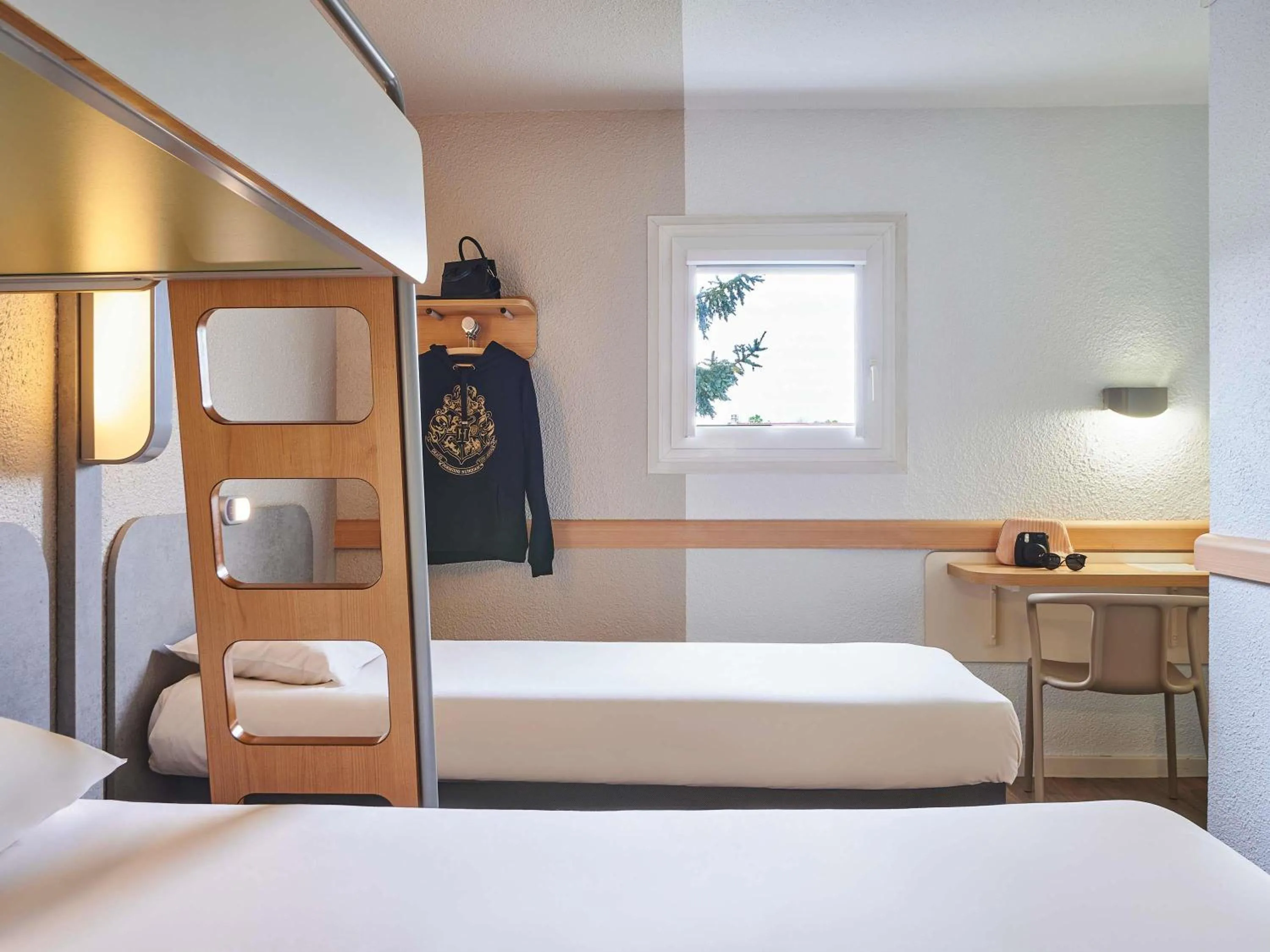 Bedroom, Bed in ibis budget Versailles Chateau Saint cyr l'Ecole