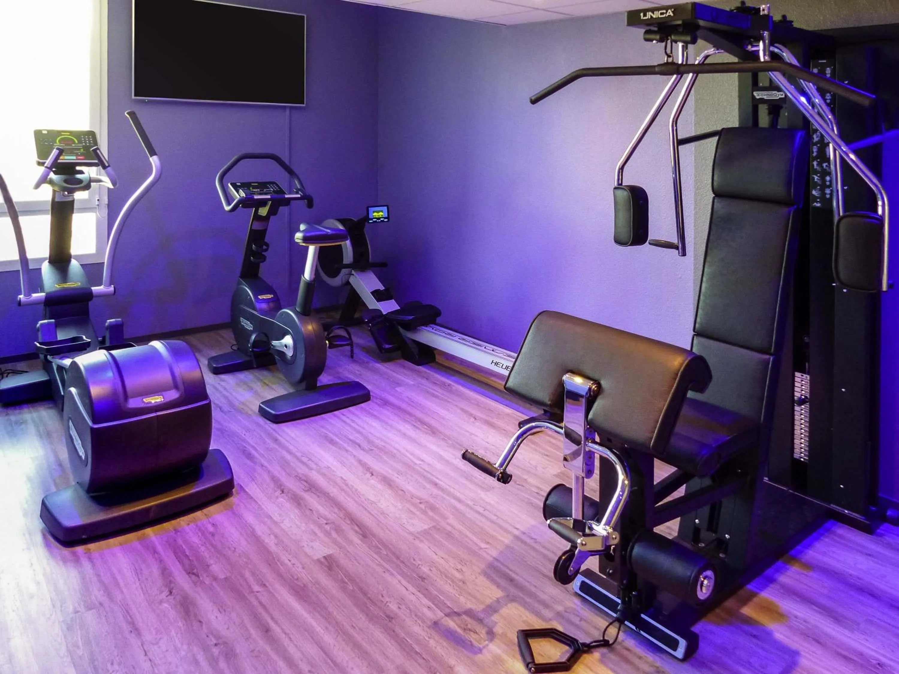 Fitness centre/facilities in ibis Paris Meudon Velizy