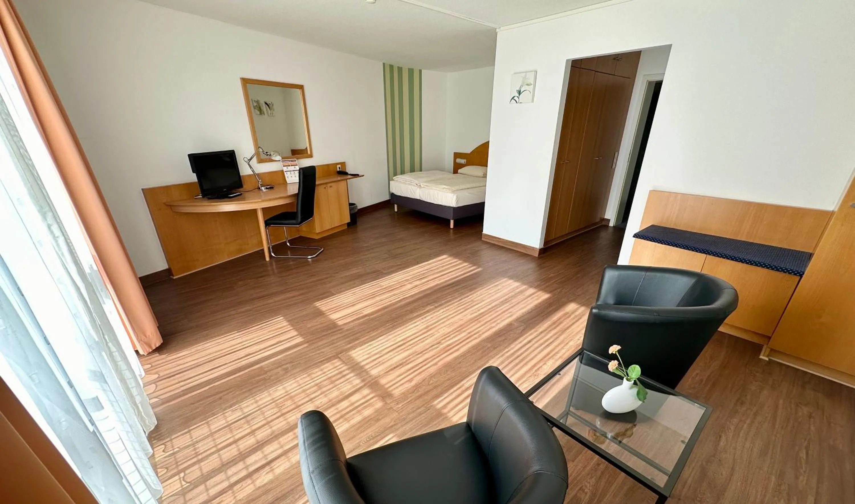 Photo of the whole room, Bed in Asgard Hotel