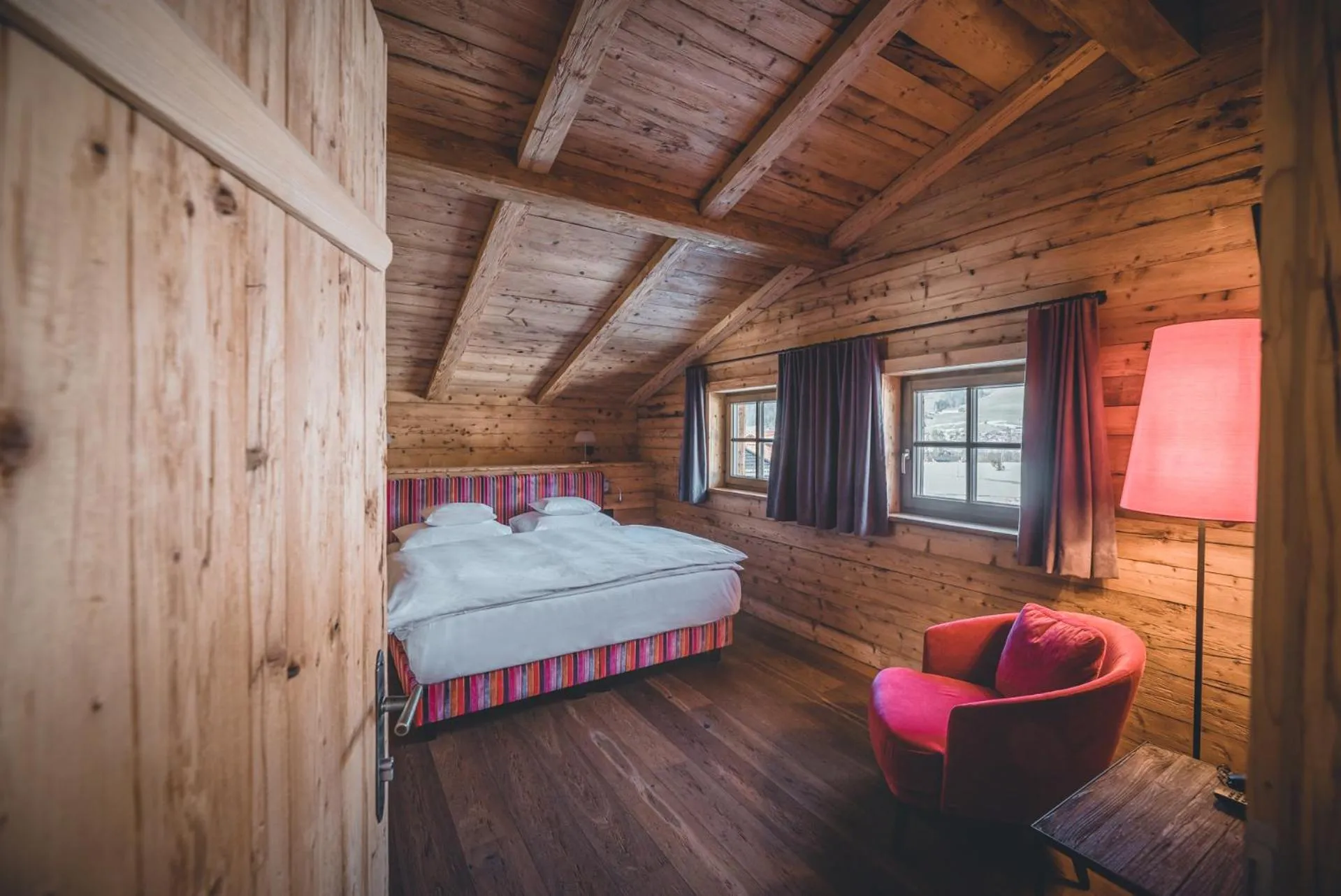 Bed in Relais & Châteaux Gut Steinbach Hotel Chalets SPA