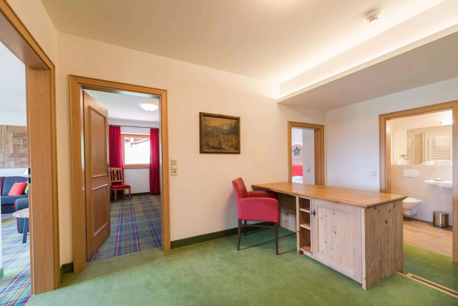 Photo of the whole room in Relais & Châteaux Gut Steinbach Hotel Chalets SPA