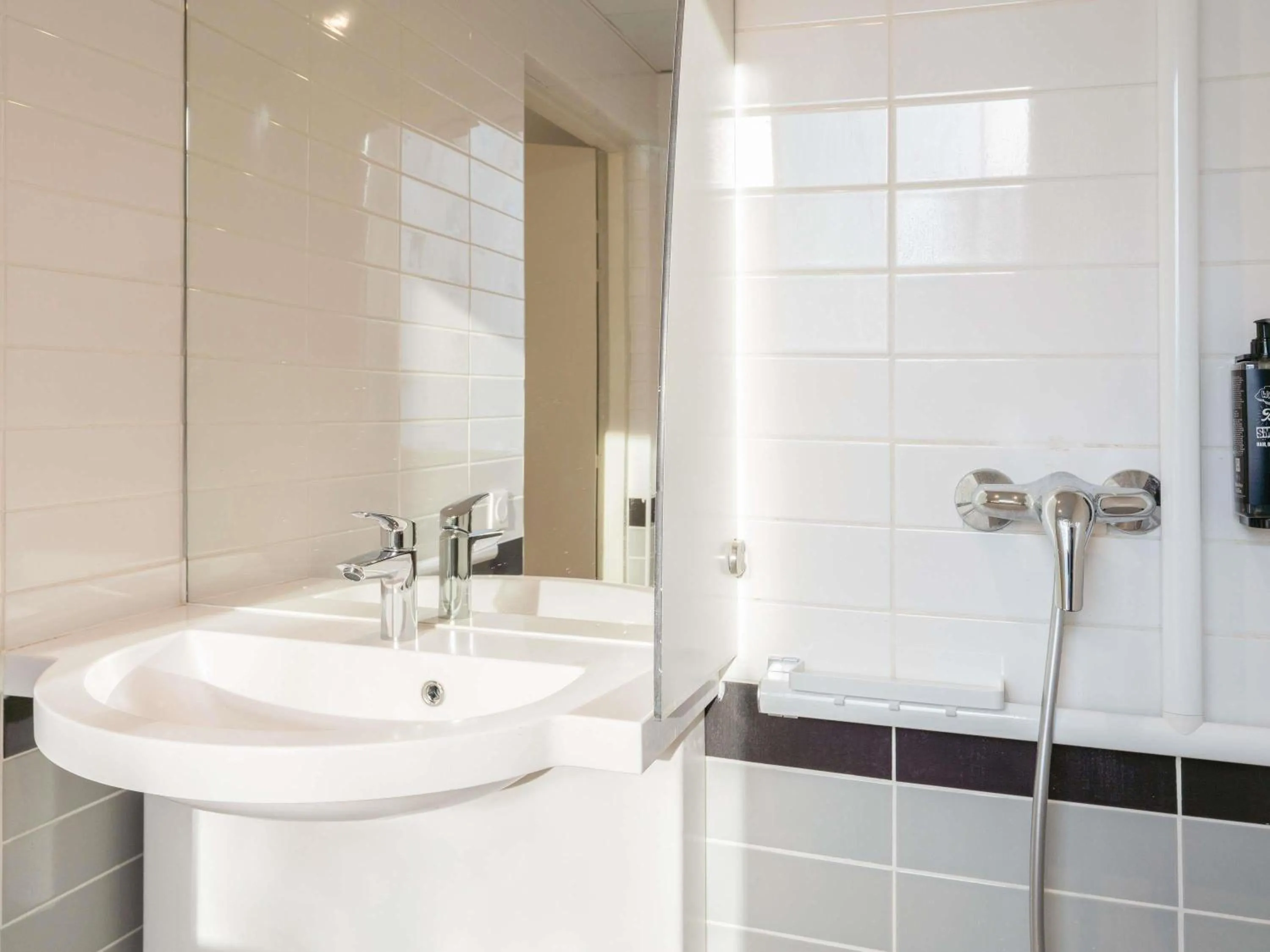 Bedroom in ibis budget Issy Les Moulineaux Paris Ouest