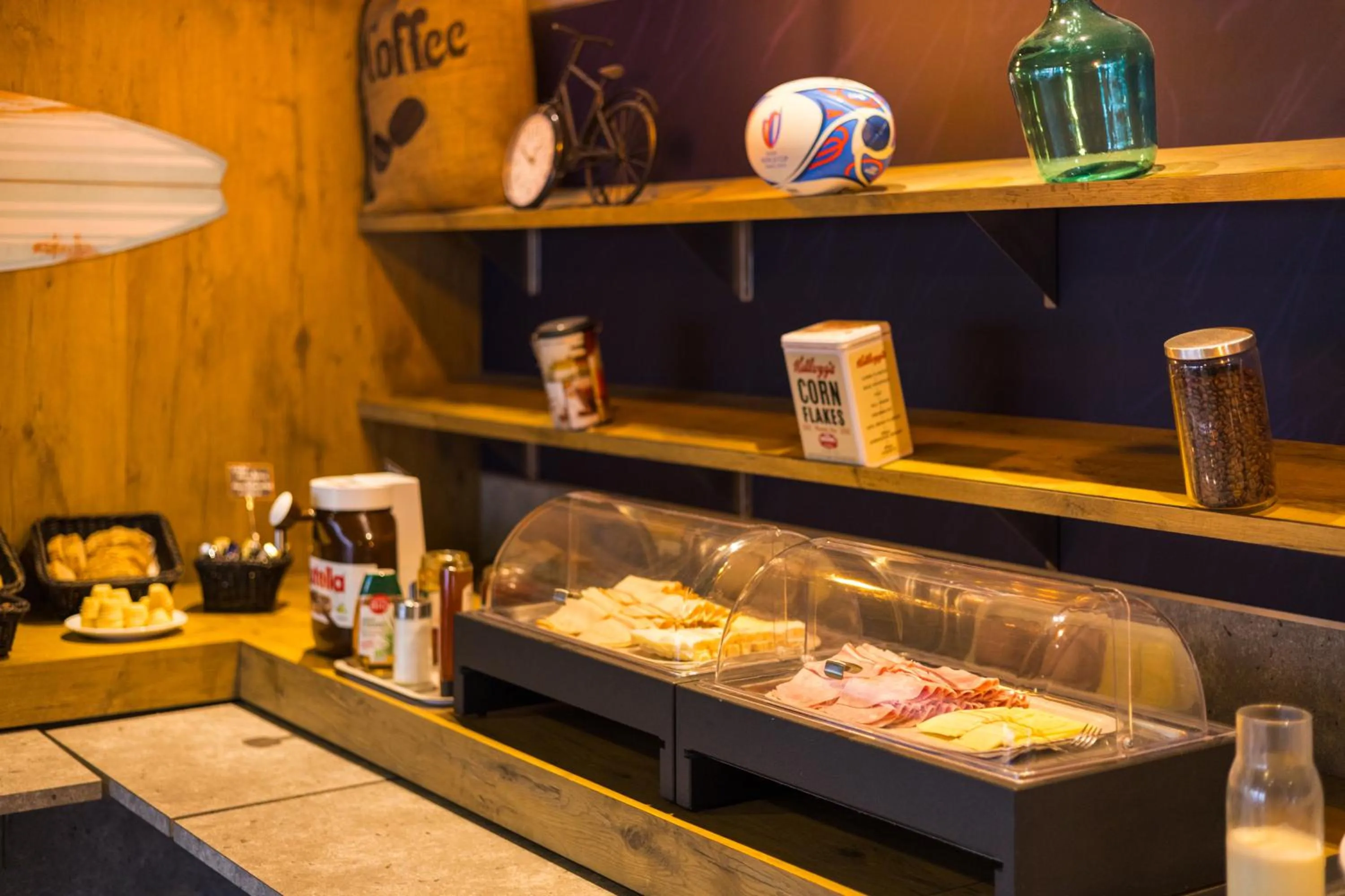 Buffet breakfast in ibis budget Issy Les Moulineaux Paris Ouest