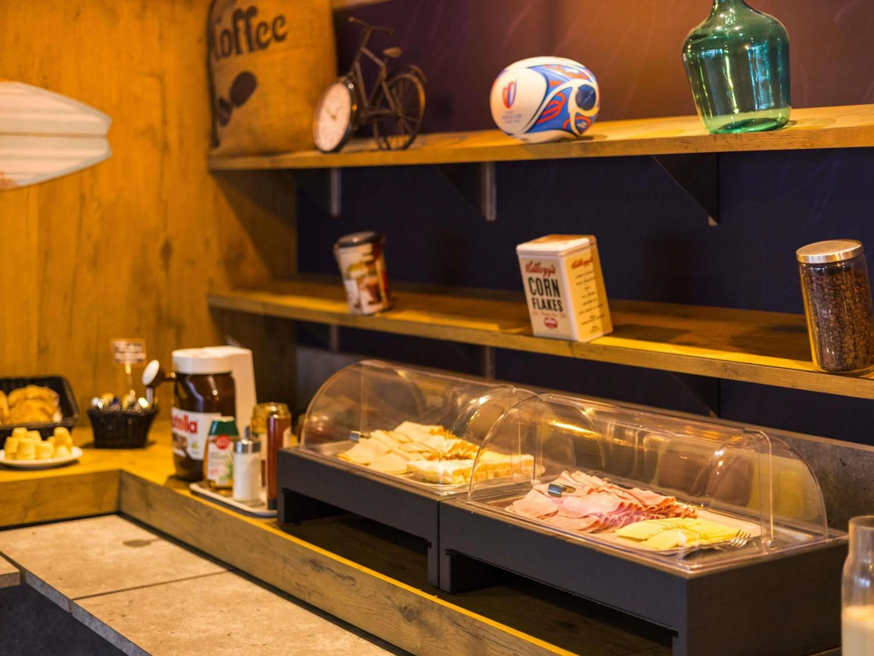 Breakfast in ibis budget Issy Les Moulineaux Paris Ouest