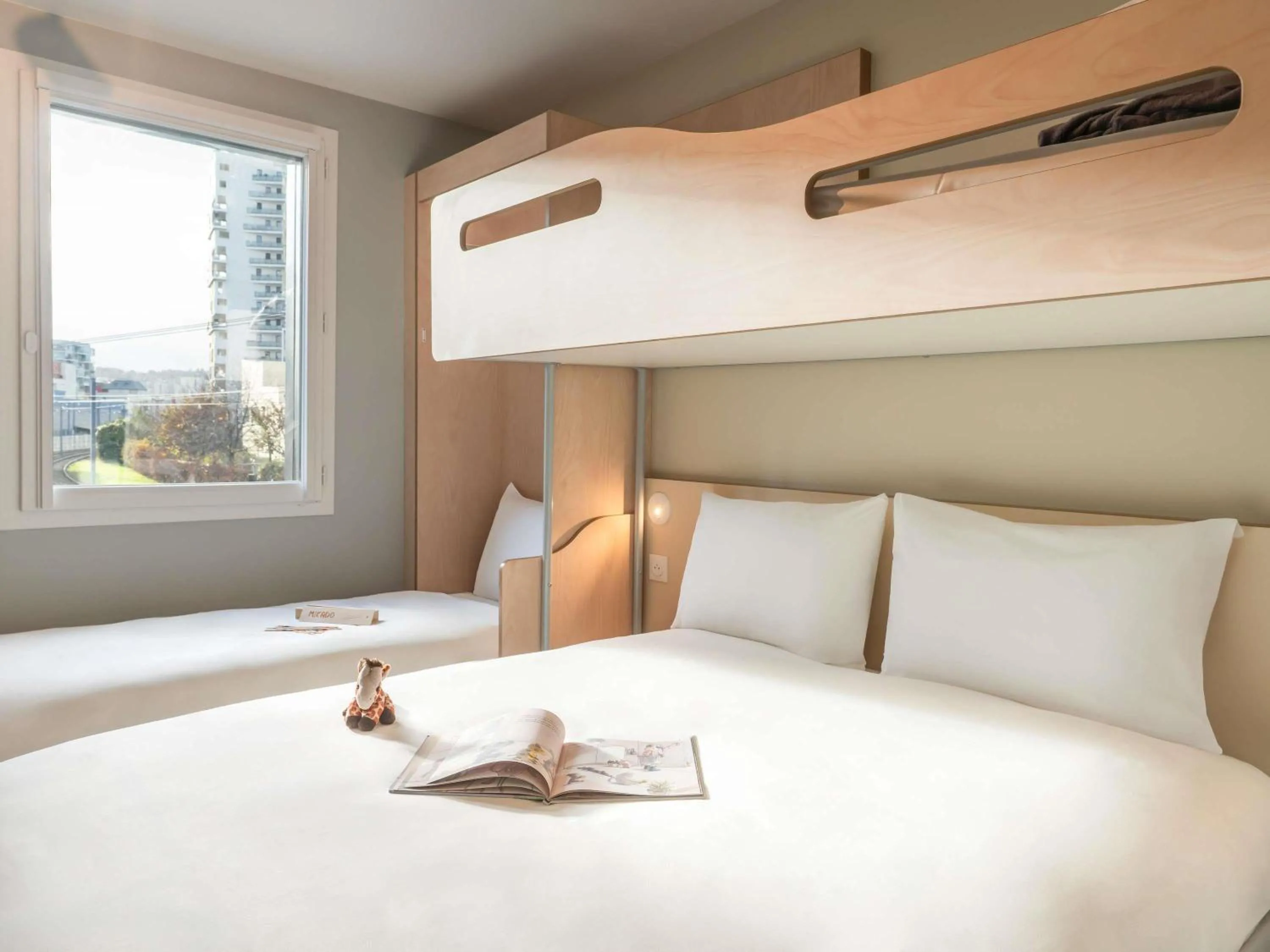 Bedroom, Bed in ibis budget Issy Les Moulineaux Paris Ouest