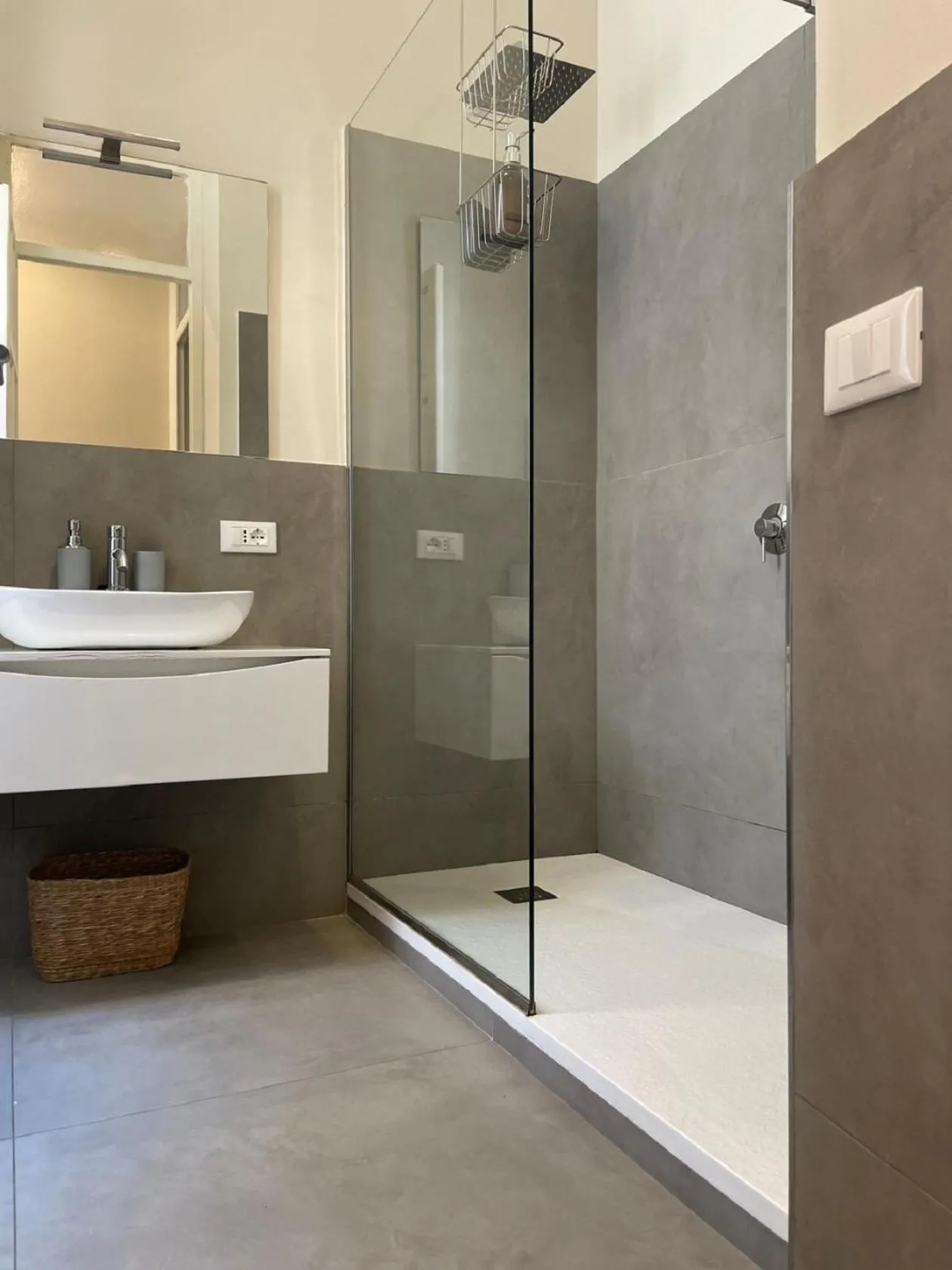 Shower in BARRIQUE Guest House