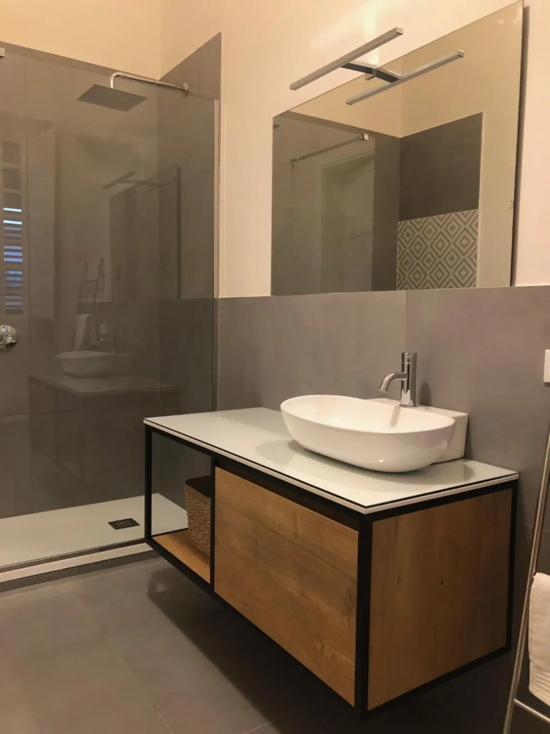 Shower in BARRIQUE Guest House