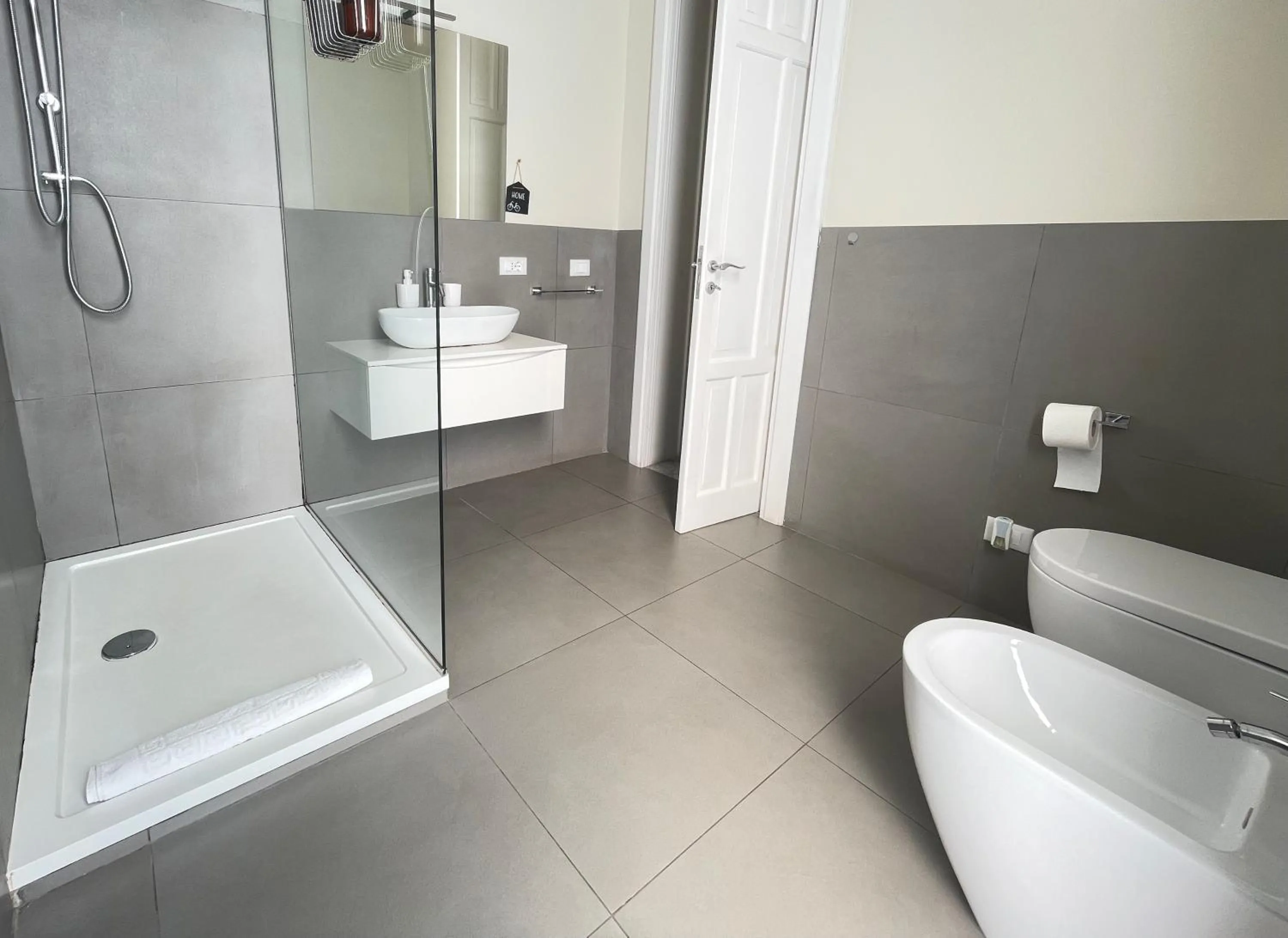 Shower in BARRIQUE Guest House