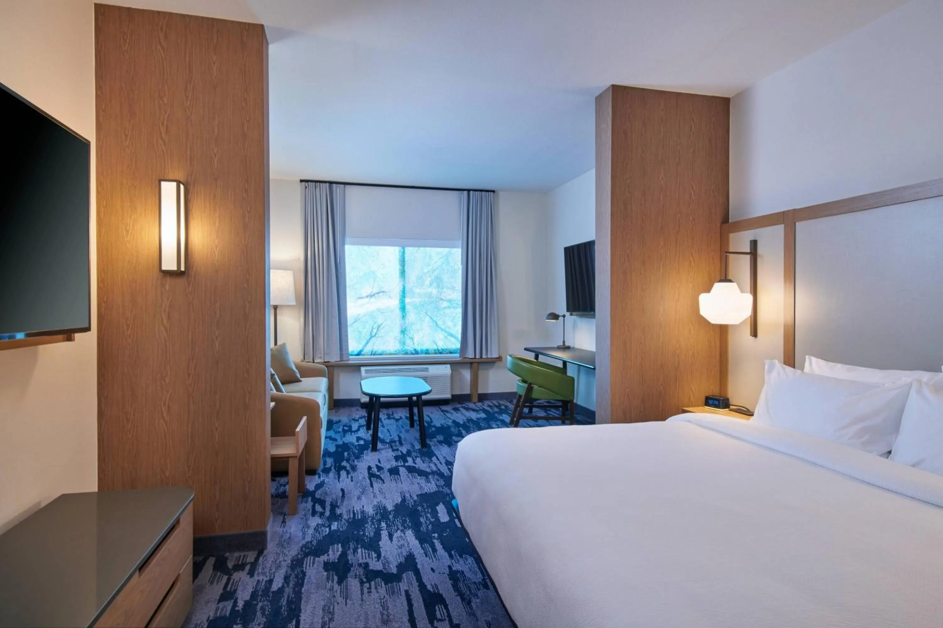 Photo of the whole room, Bed in Fairfield Inn & Suites by Marriott Louisville Jeffersonville