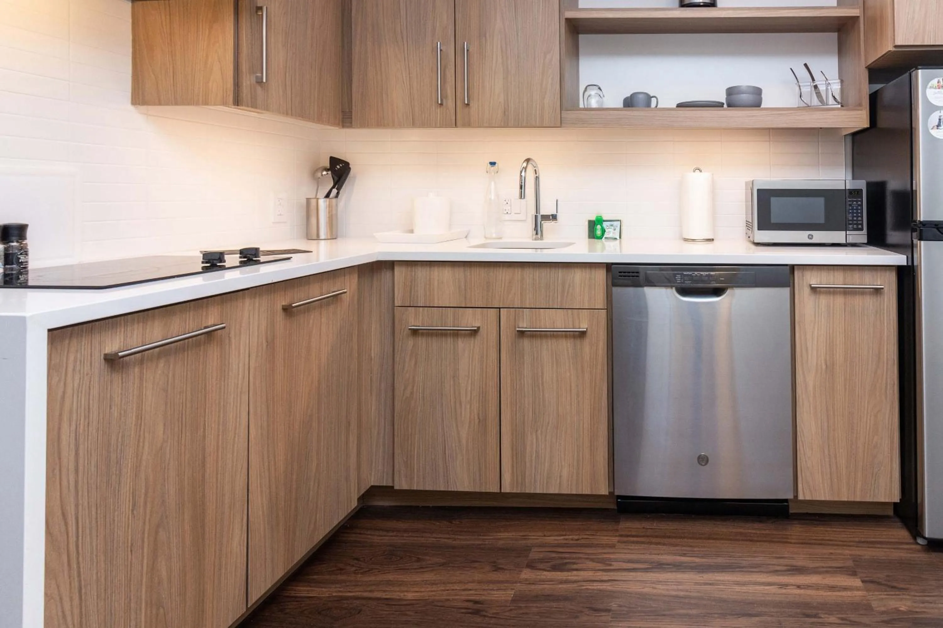 Kitchen or kitchenette in Element St. Louis Midtown