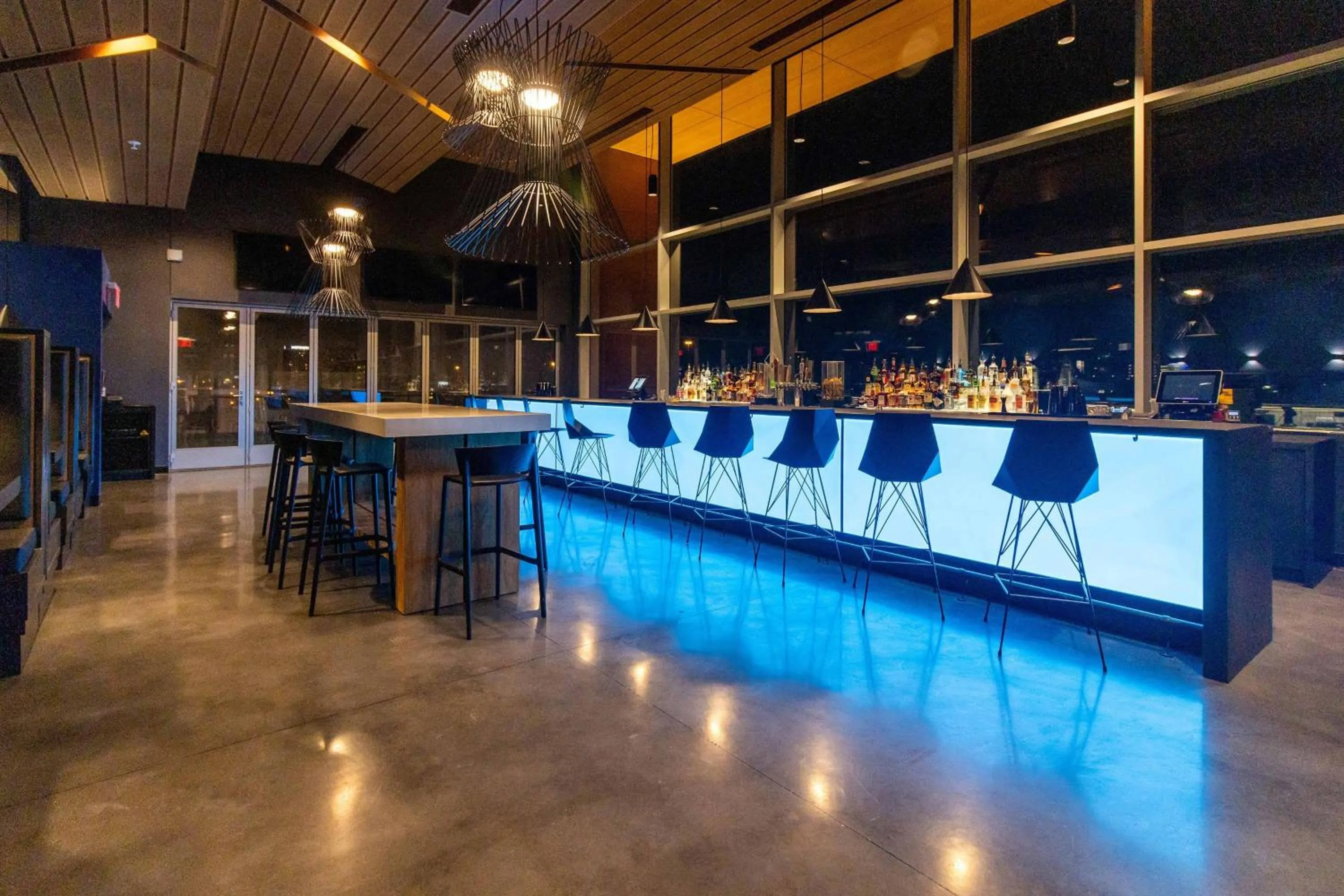 Lounge or bar in Element St. Louis Midtown