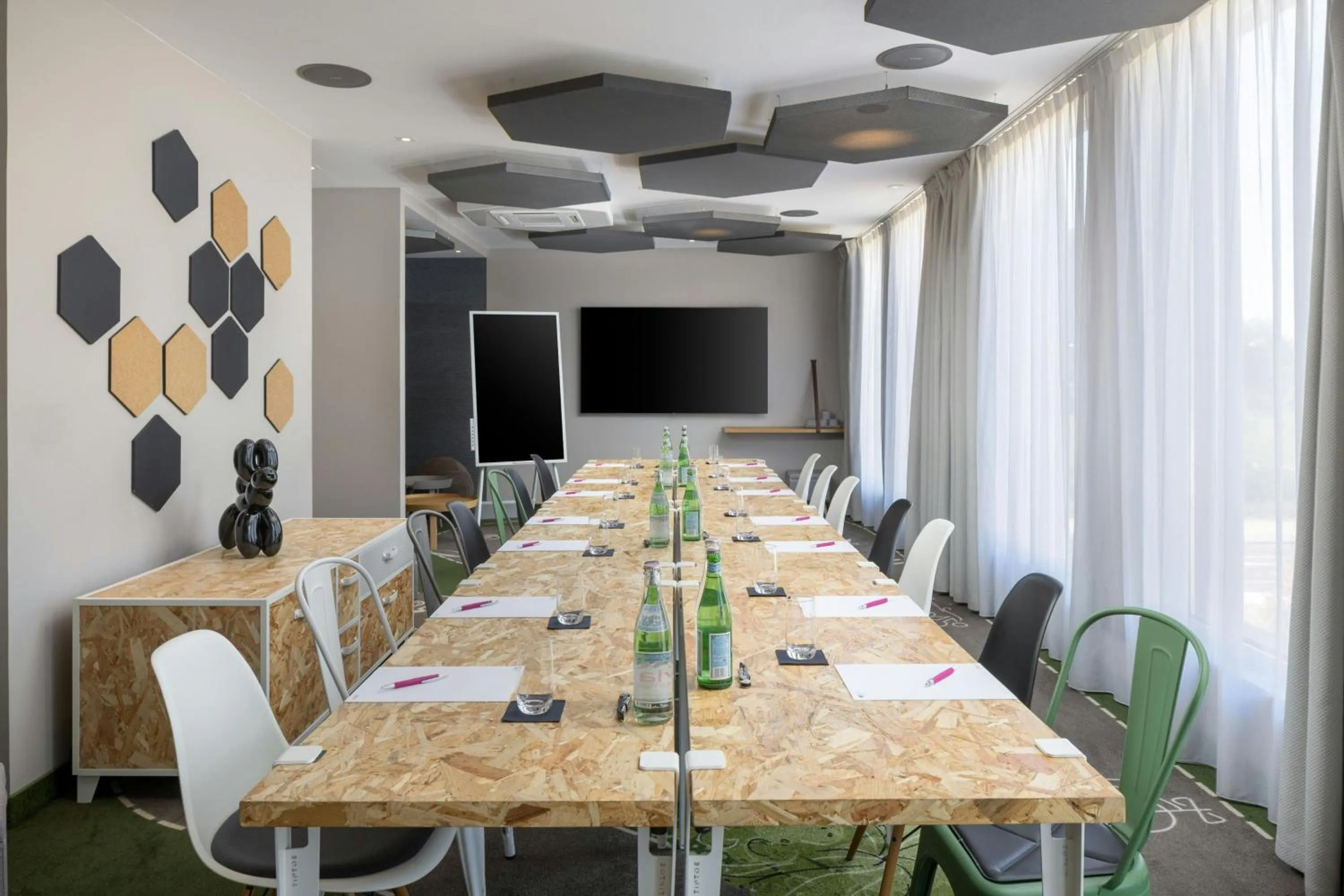 Meeting/conference room in Aloft Strasbourg City Centre