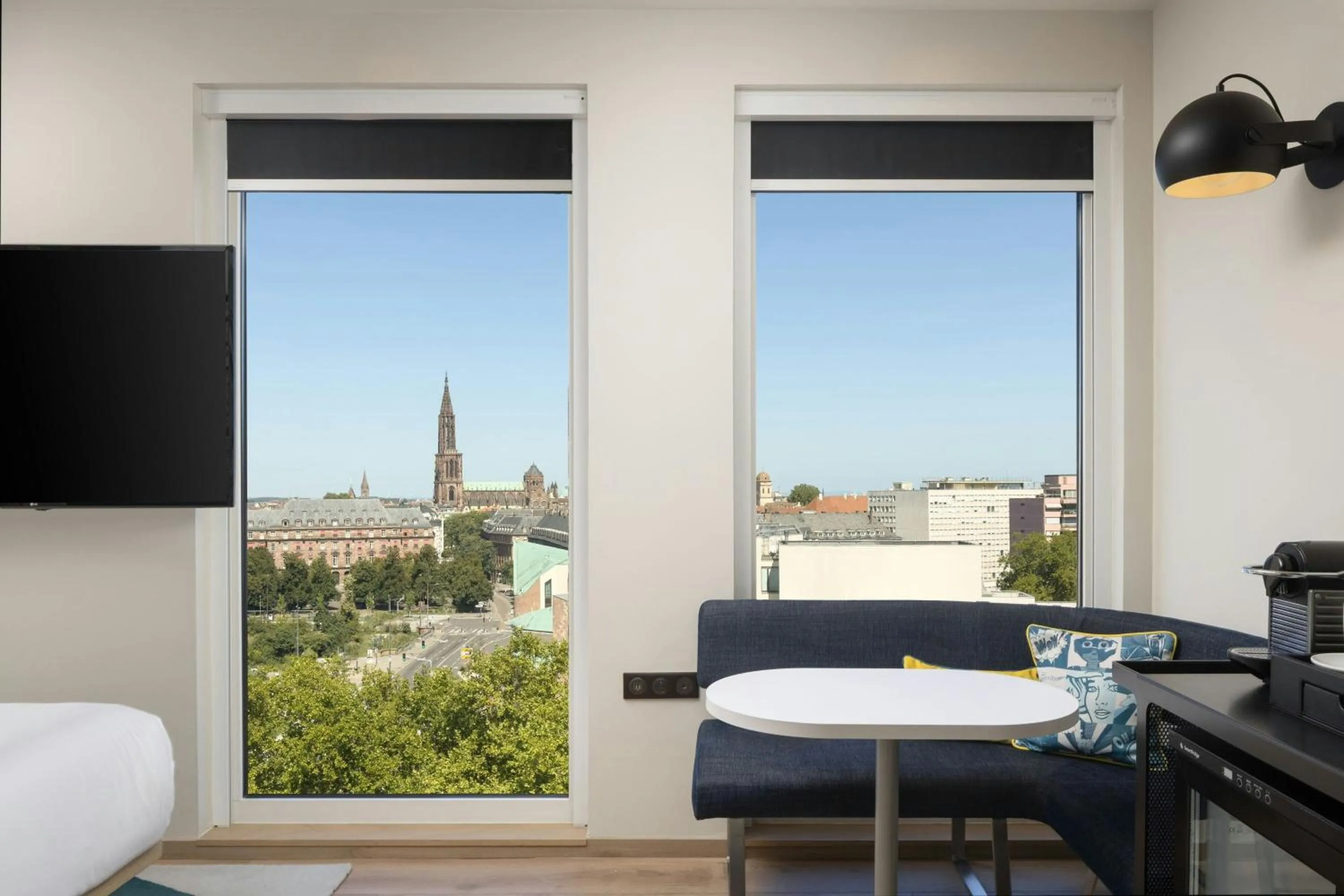 Photo of the whole room in Aloft Strasbourg City Centre