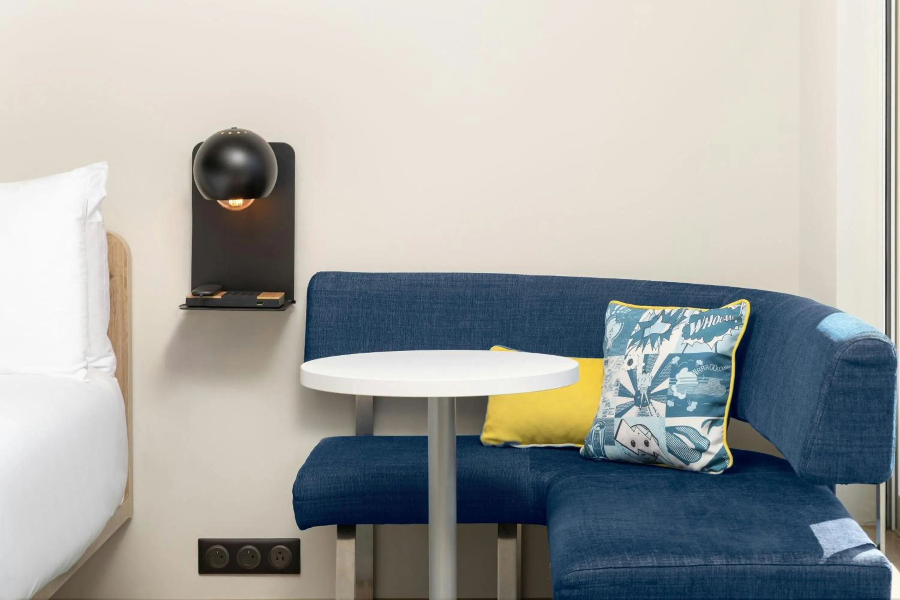 Photo of the whole room in Aloft Strasbourg City Centre