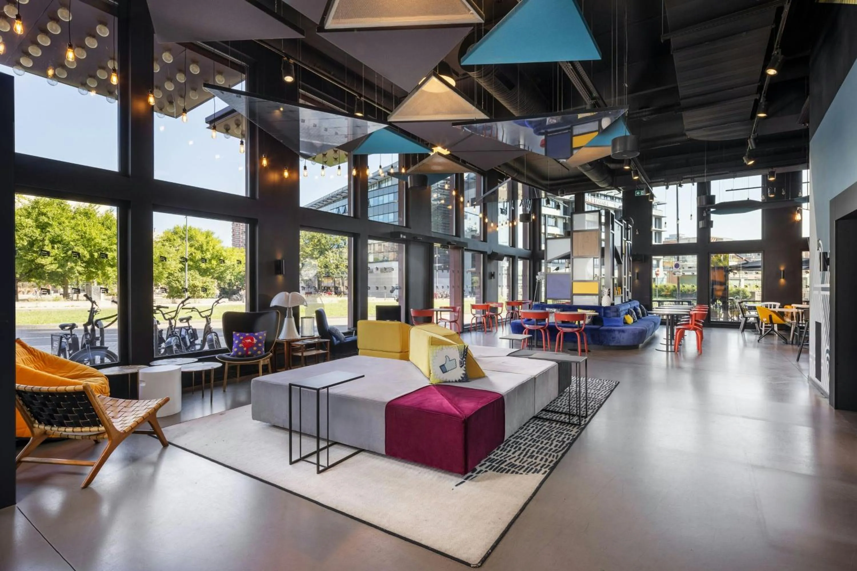 Lobby or reception in Aloft Strasbourg City Centre