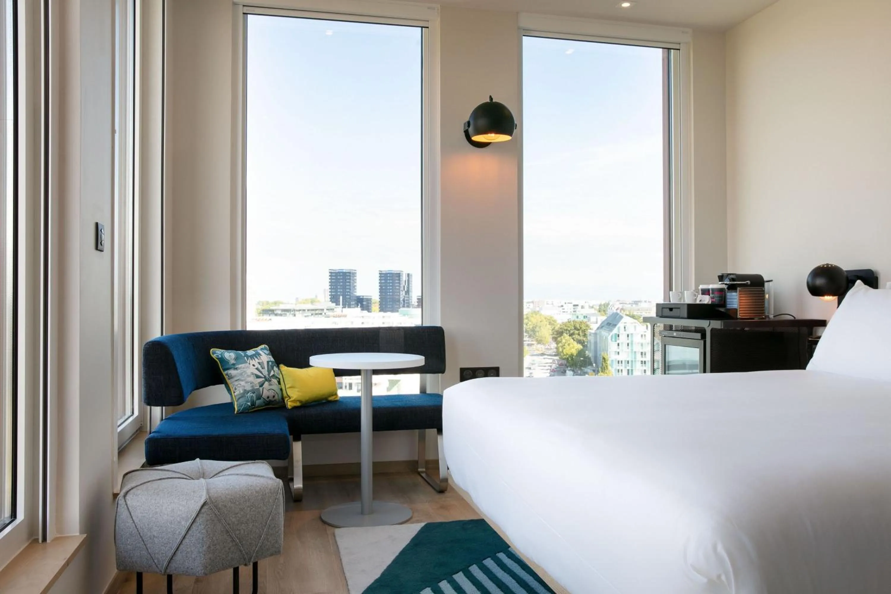 Photo of the whole room, Bed in Aloft Strasbourg City Centre