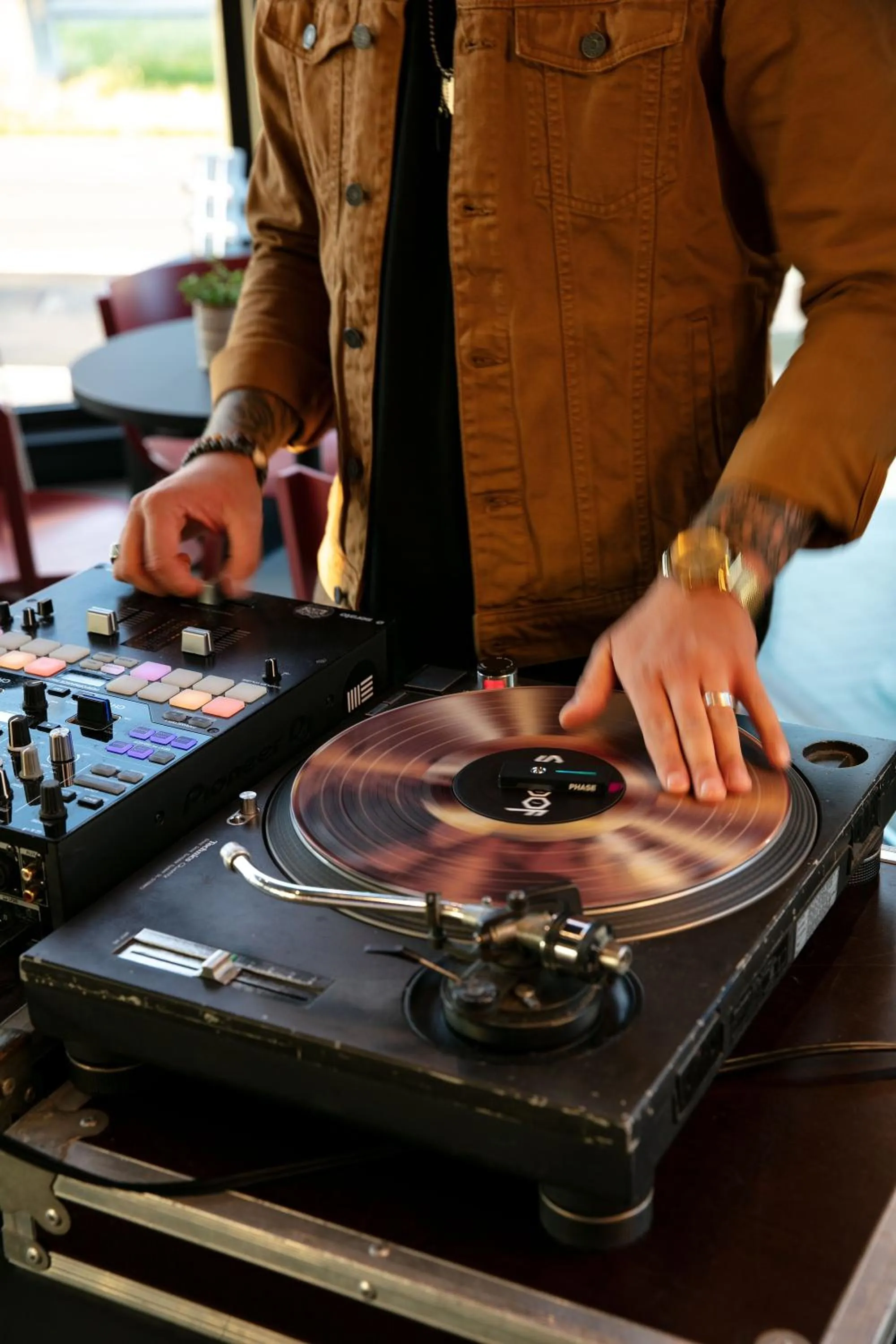 Lounge or bar in Aloft Strasbourg City Centre