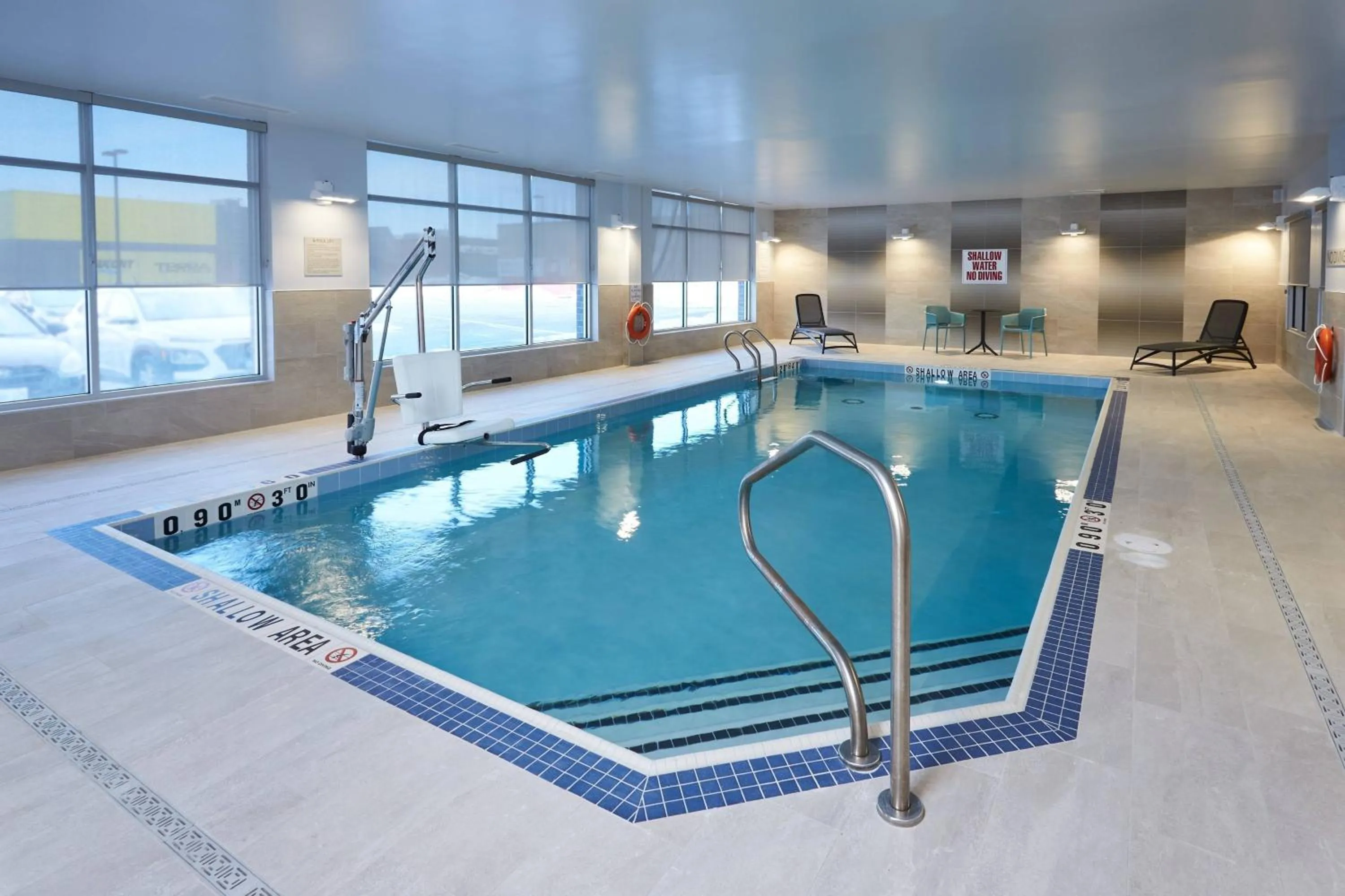 Swimming pool in TownePlace Suites by Marriott Hamilton