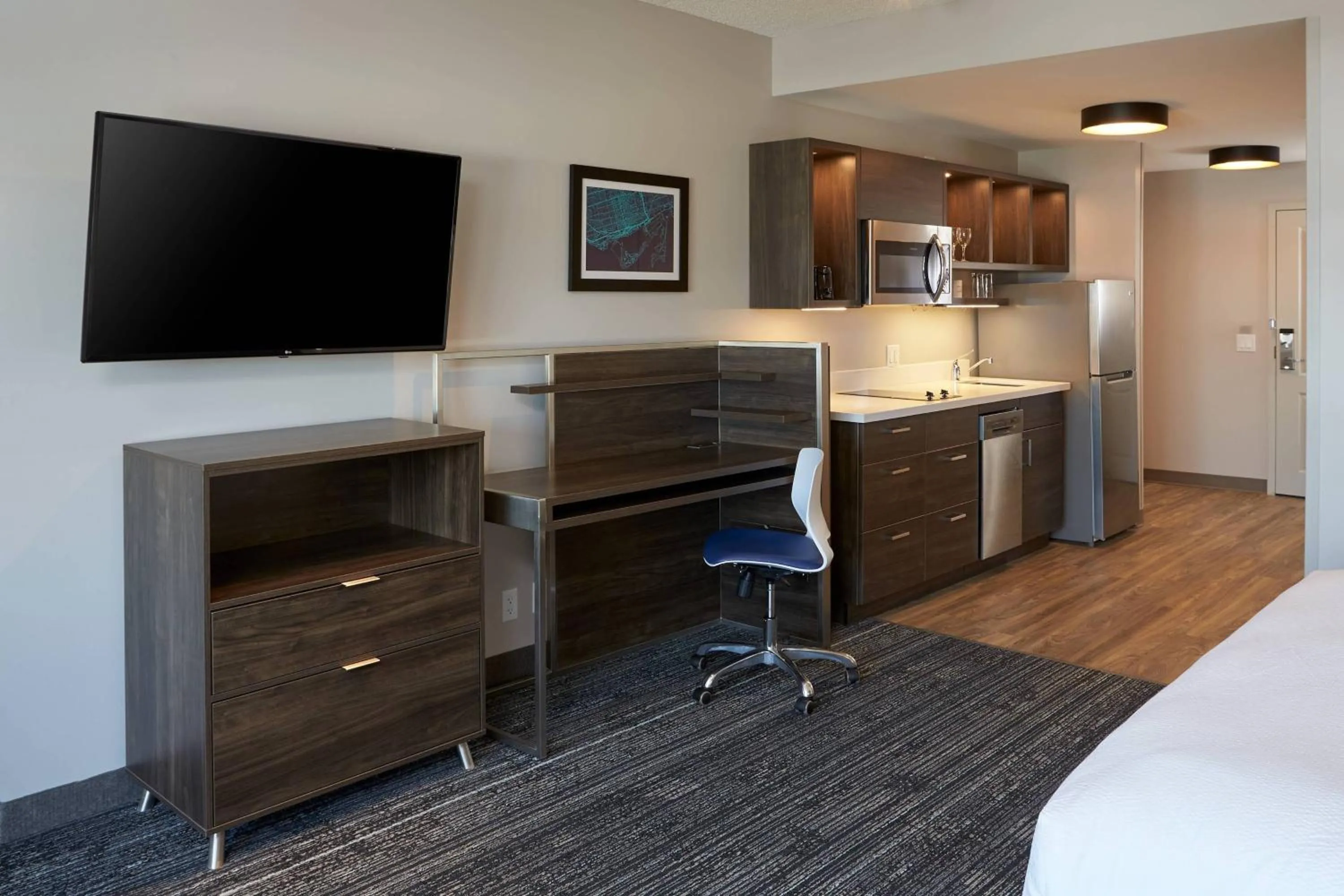 Bedroom, Bed in TownePlace Suites by Marriott Hamilton