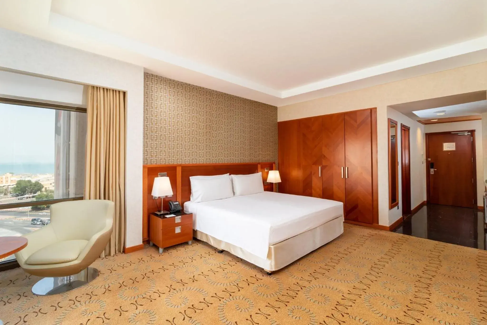 Premium King Room with KItchenette - Smoking in Holiday Inn - Suites Kuwait Salmiya by IHG Premium King Room with KItchenette - Smoking in Holiday Inn - Suites Kuwait Salmiya by IHG