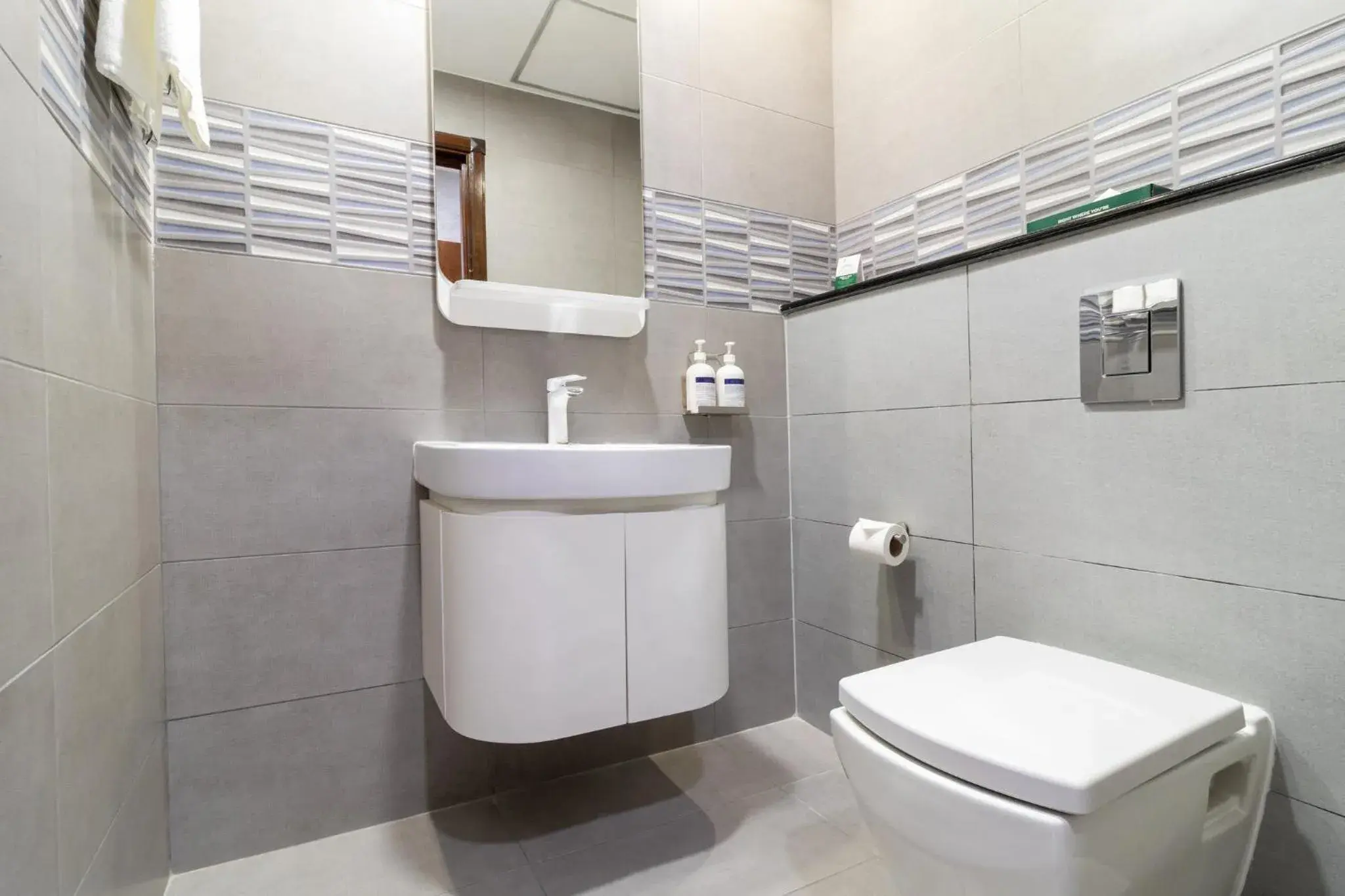 Three-Bedroom Suite with Sea View - Lounge Access in Holiday Inn - Suites Kuwait Salmiya by IHG Three-Bedroom Suite with Sea View - Lounge Access in Holiday Inn - Suites Kuwait Salmiya by IHG