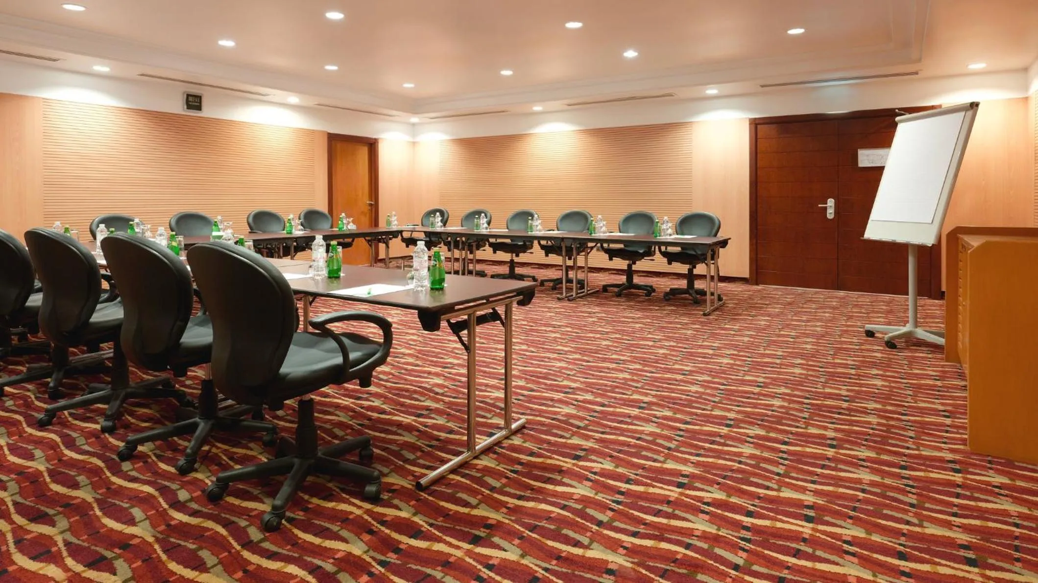 Meeting/conference room in Holiday Inn - Suites Kuwait Salmiya by IHG