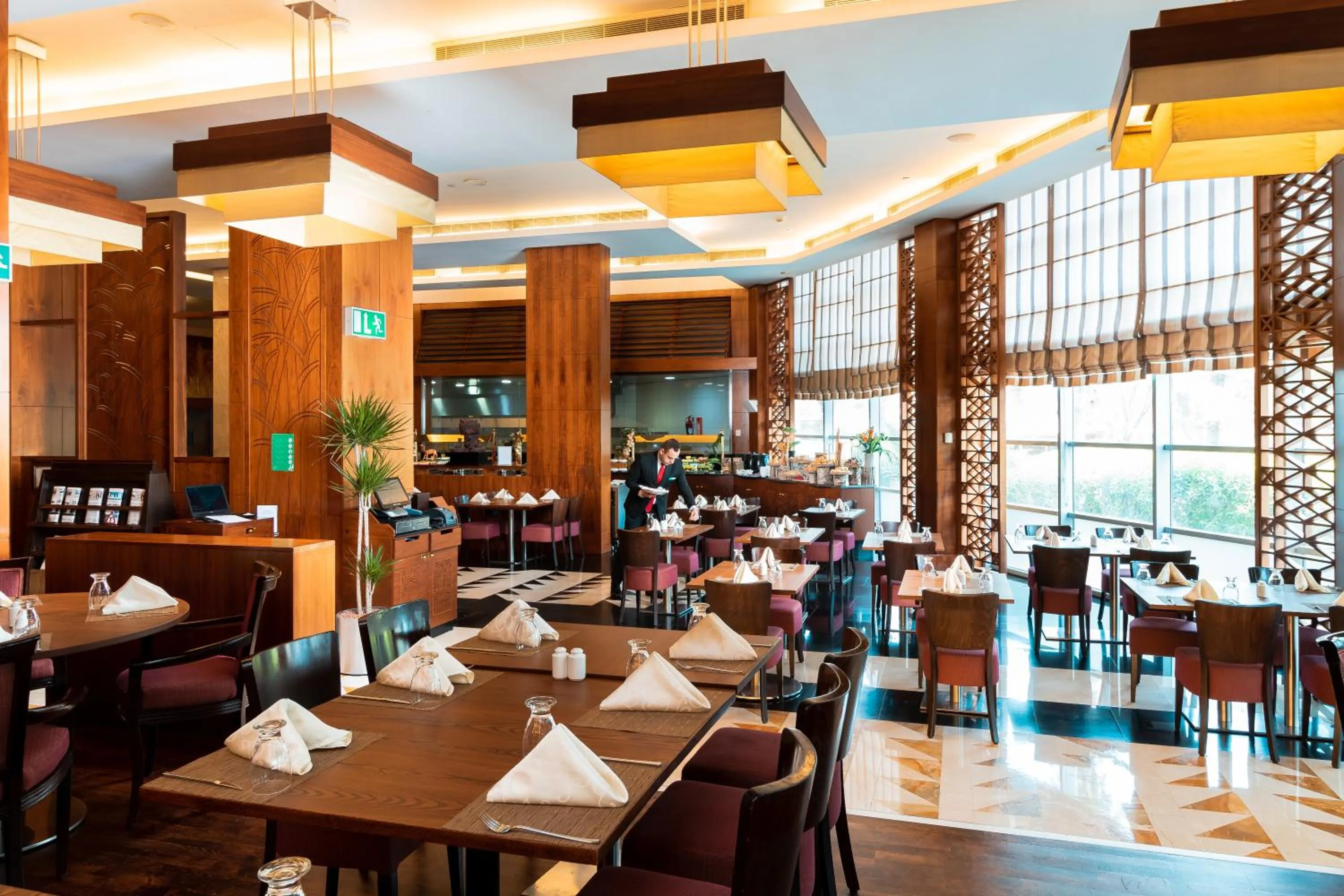 Restaurant/places to eat in Holiday Inn - Suites Kuwait Salmiya by IHG