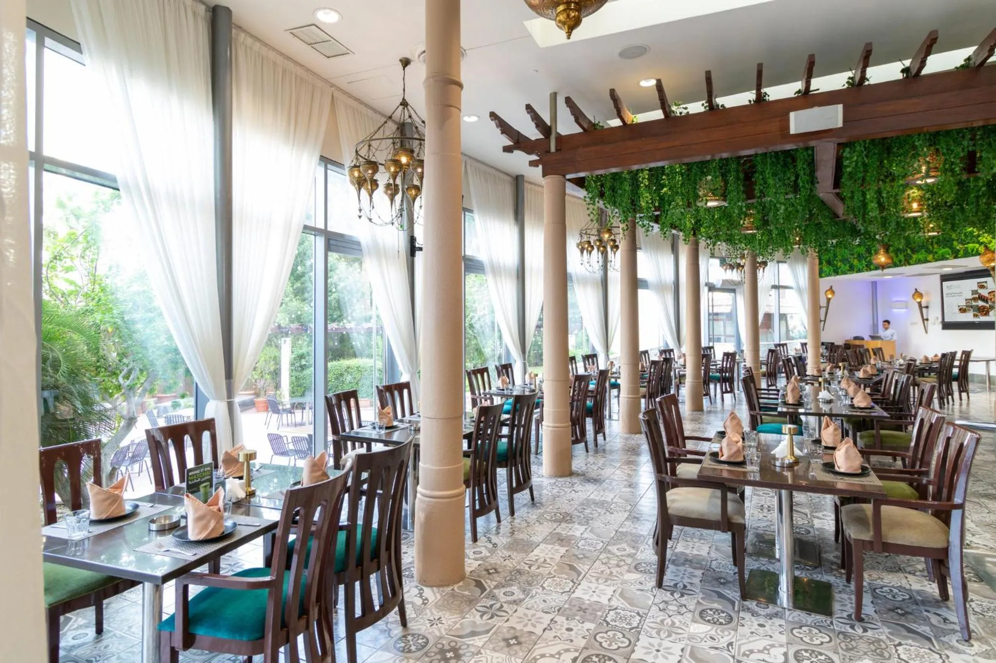 Restaurant/places to eat in Holiday Inn - Suites Kuwait Salmiya by IHG