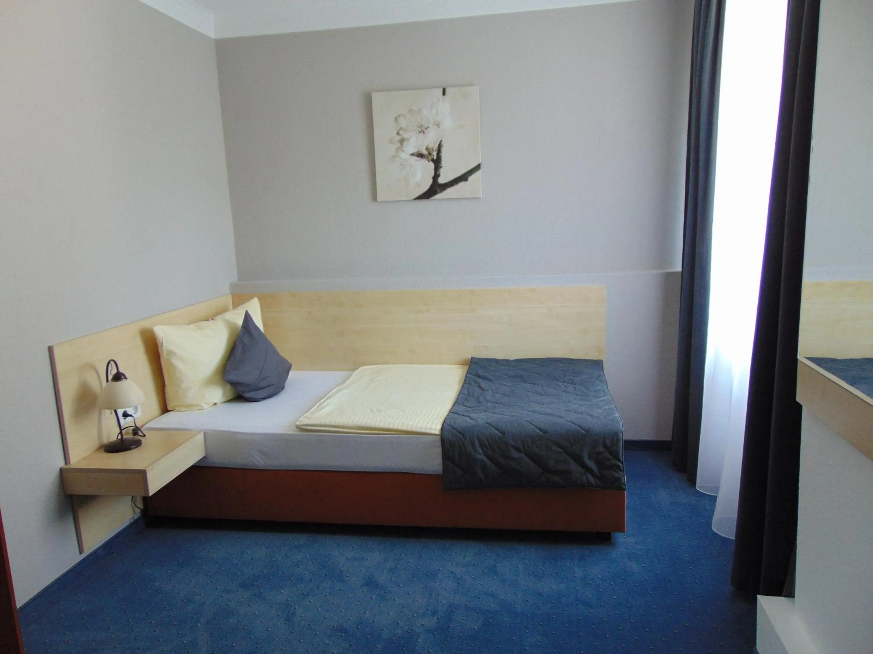 Bedroom, Bed in Hotel Restaurant Molitor