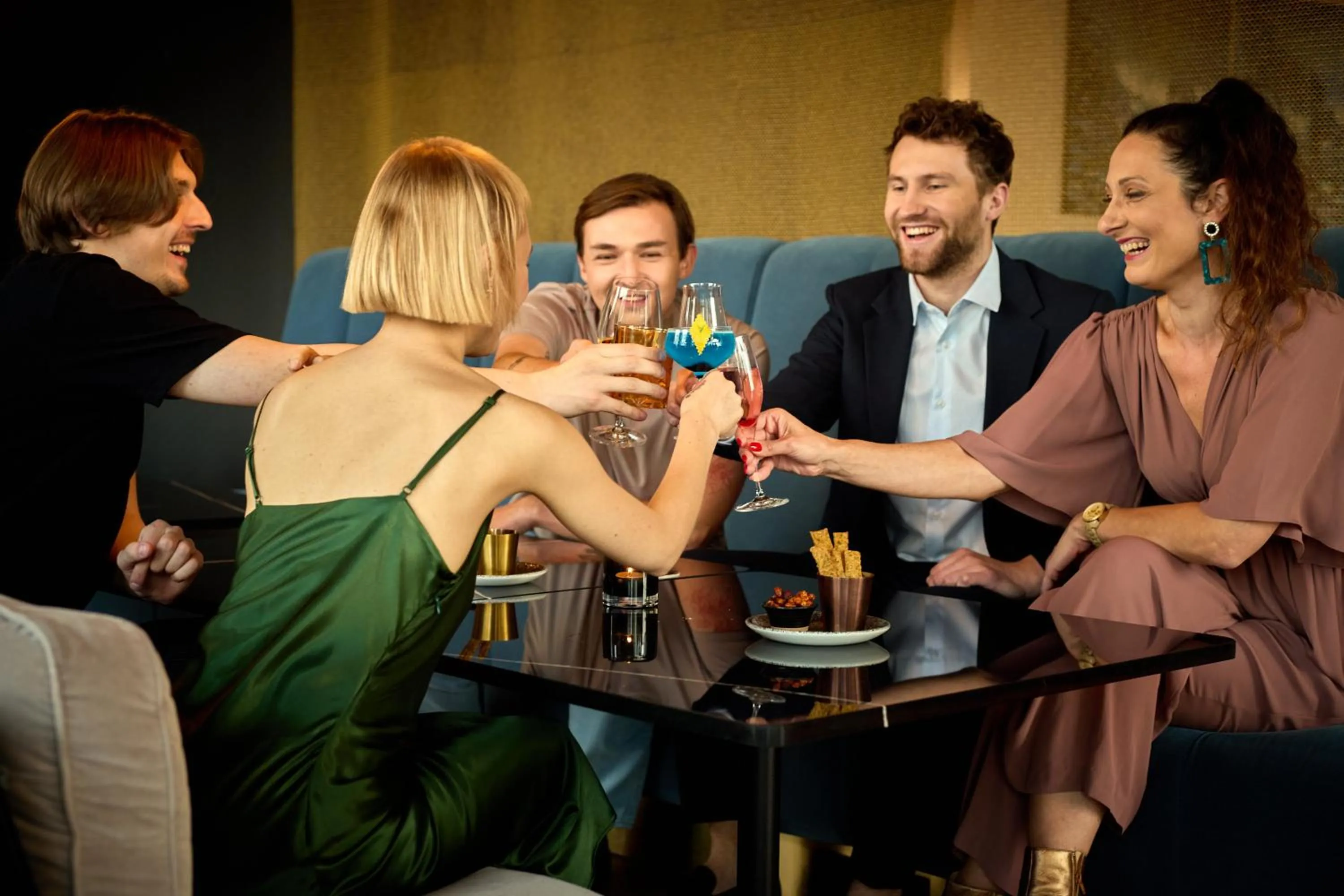 Lounge or bar in Crowne Plaza - Warsaw - The HUB by IHG