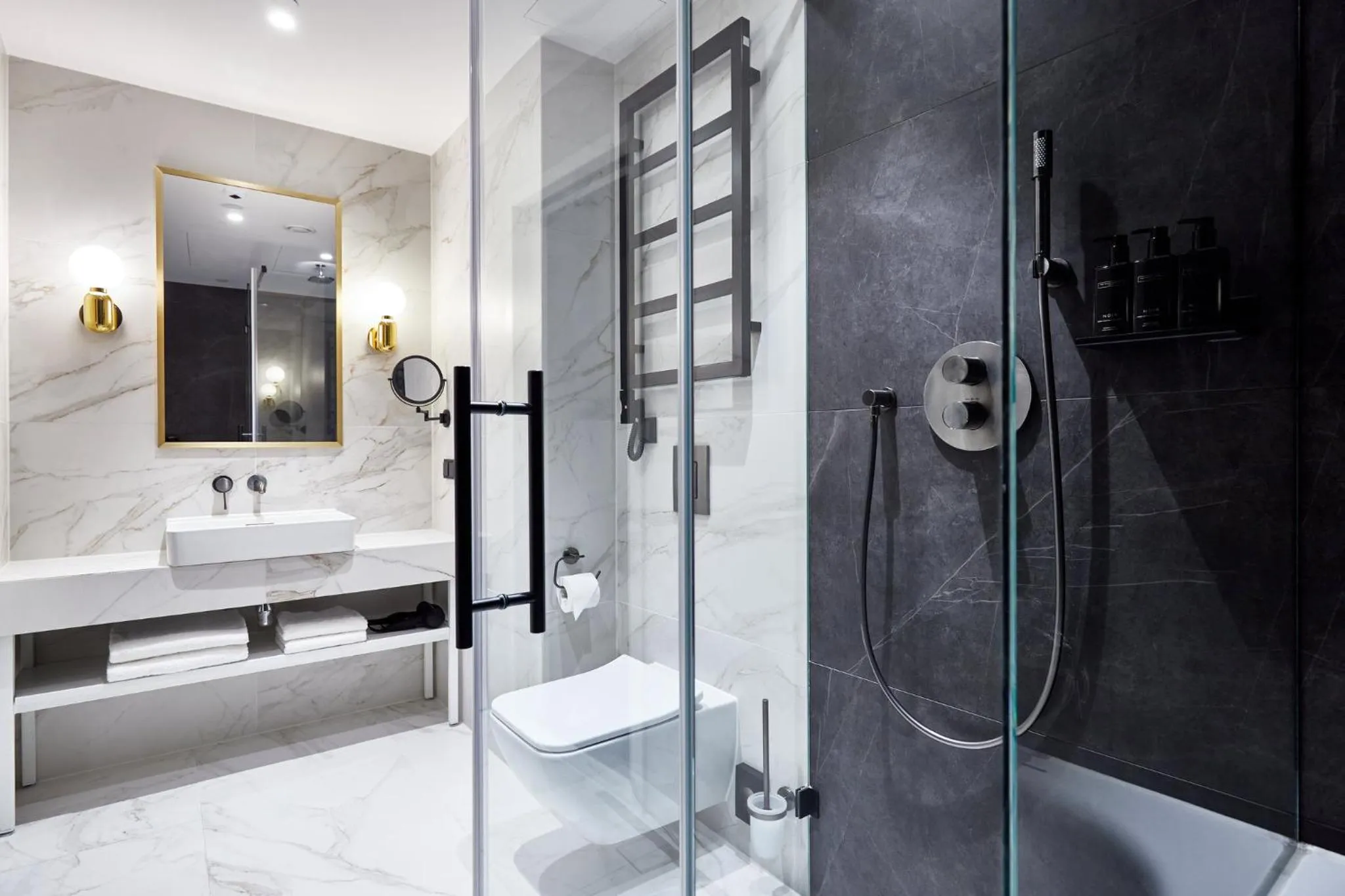Bathroom in Crowne Plaza - Warsaw - The HUB by IHG